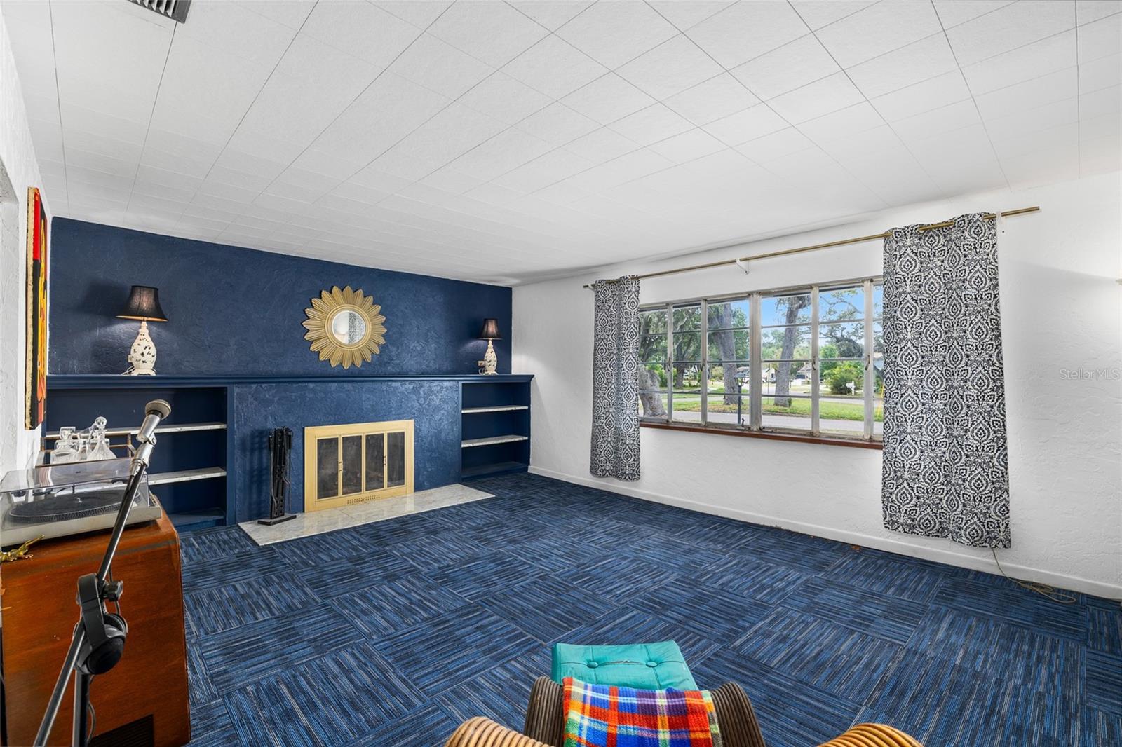 Living Room with Fireplace