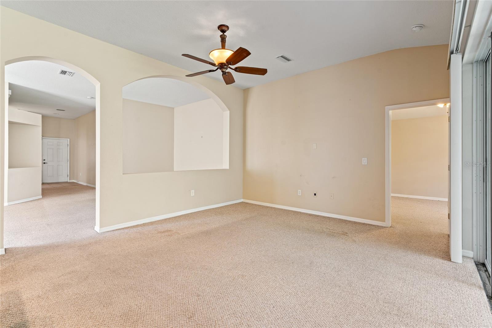 Family Room Unstaged