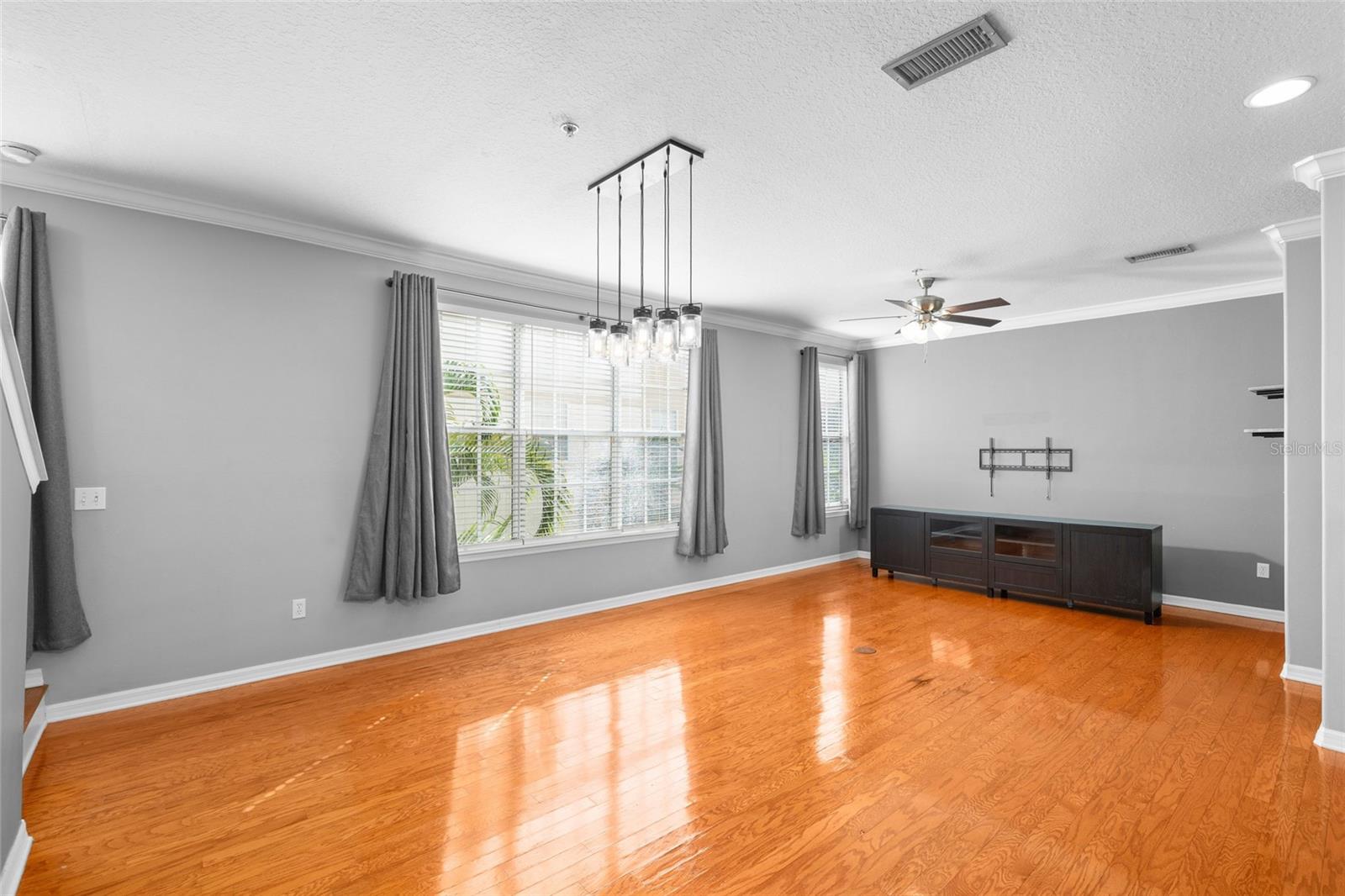 Floor 2:  family room