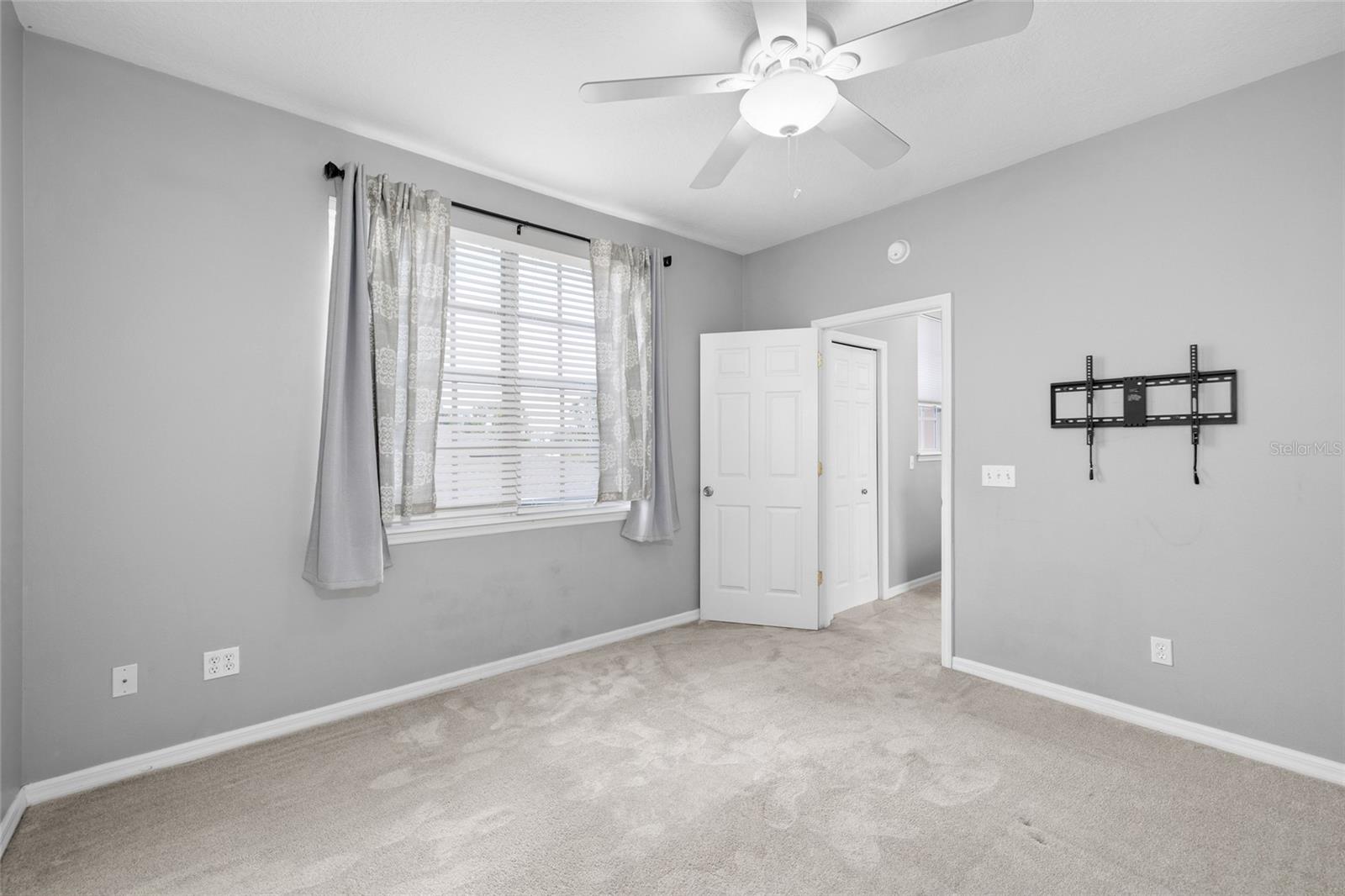 Floor 3: Bedroom 2