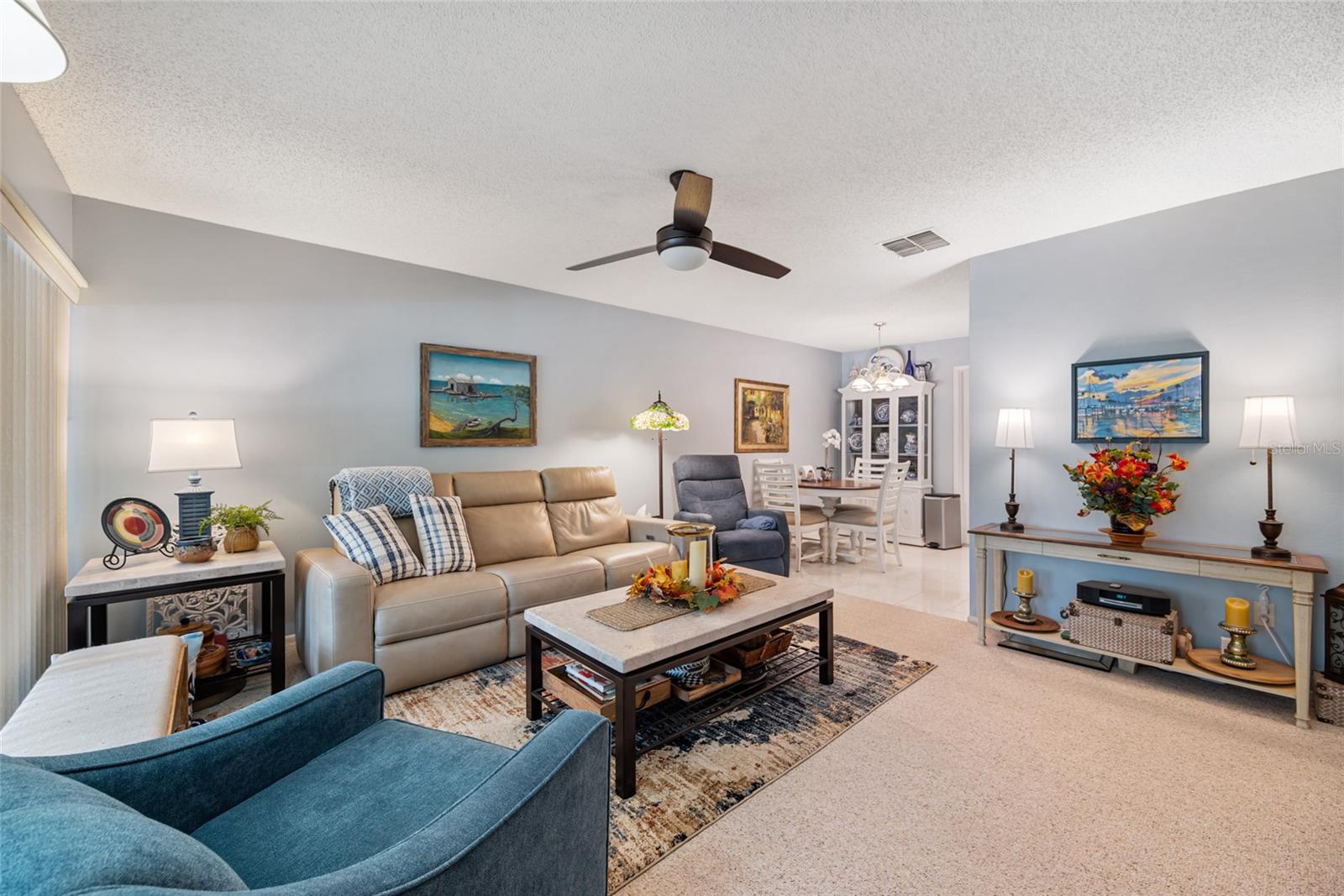 Spacious Livingroom