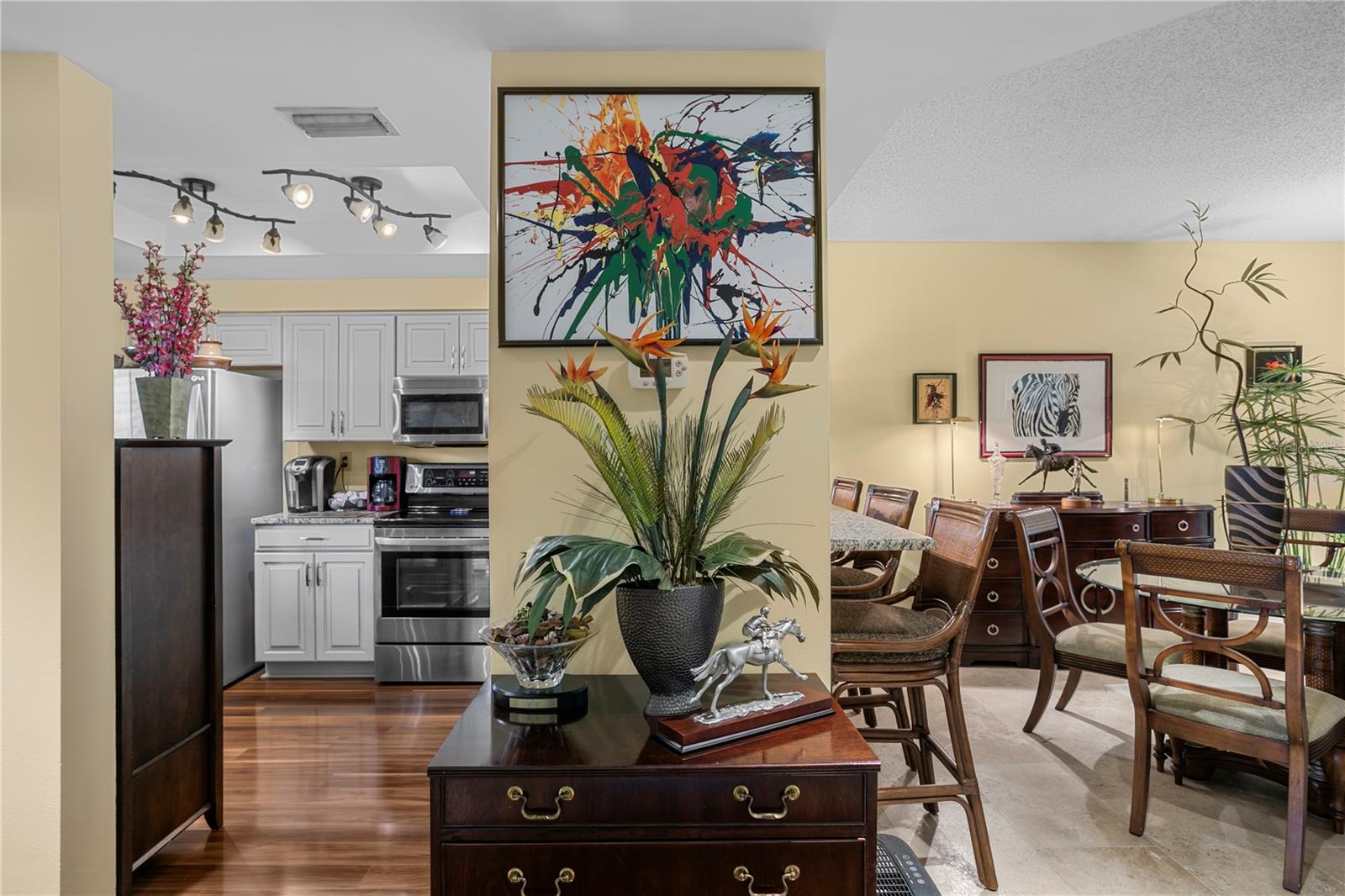 Let's step inside to the refreshed kitchen