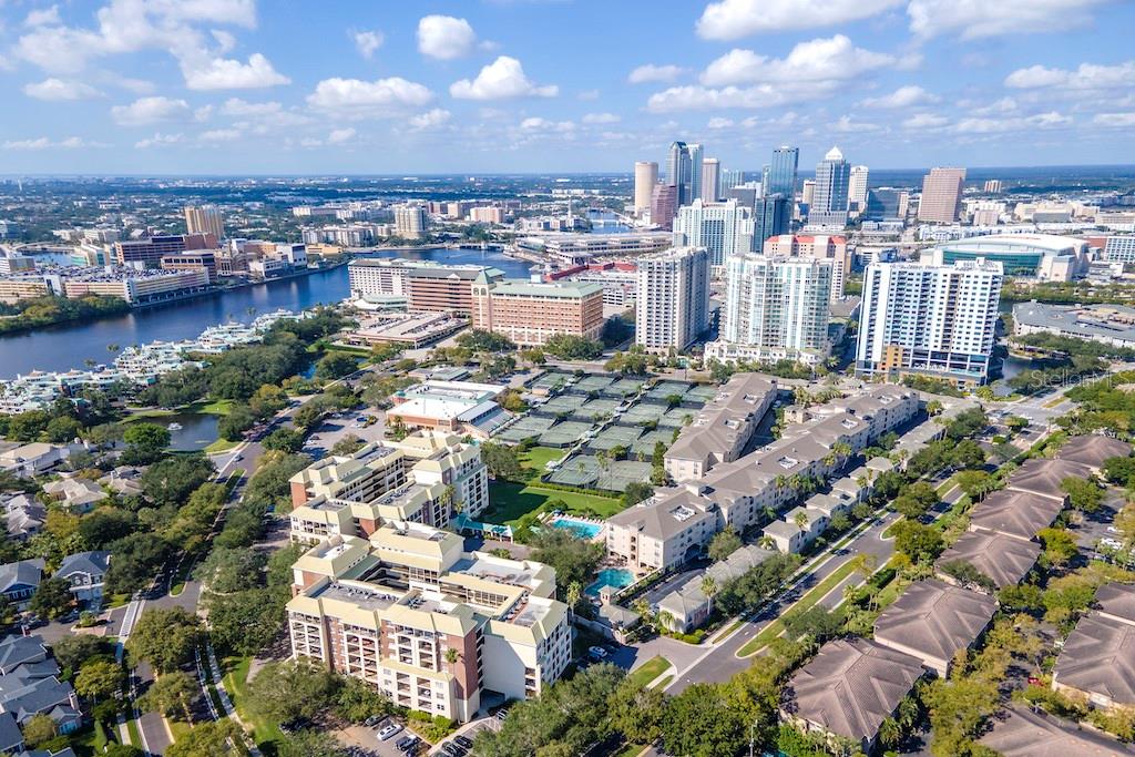 Nestled behind the 24-hour manned gates of prestigious Harbour Island, this beautifullymaintained 2-bedroom, 2-bath residence in Harbour Court offers the best of bothworlds—vibrant city living and tranquil island retreat. Step outside and stroll to Tampa’sfinest restaurants, arts venues, Water Street, Sparkman Wharf, and Amalie Arena, thenreturn home to the peaceful charm of lush landscaping and quiet courtyards.