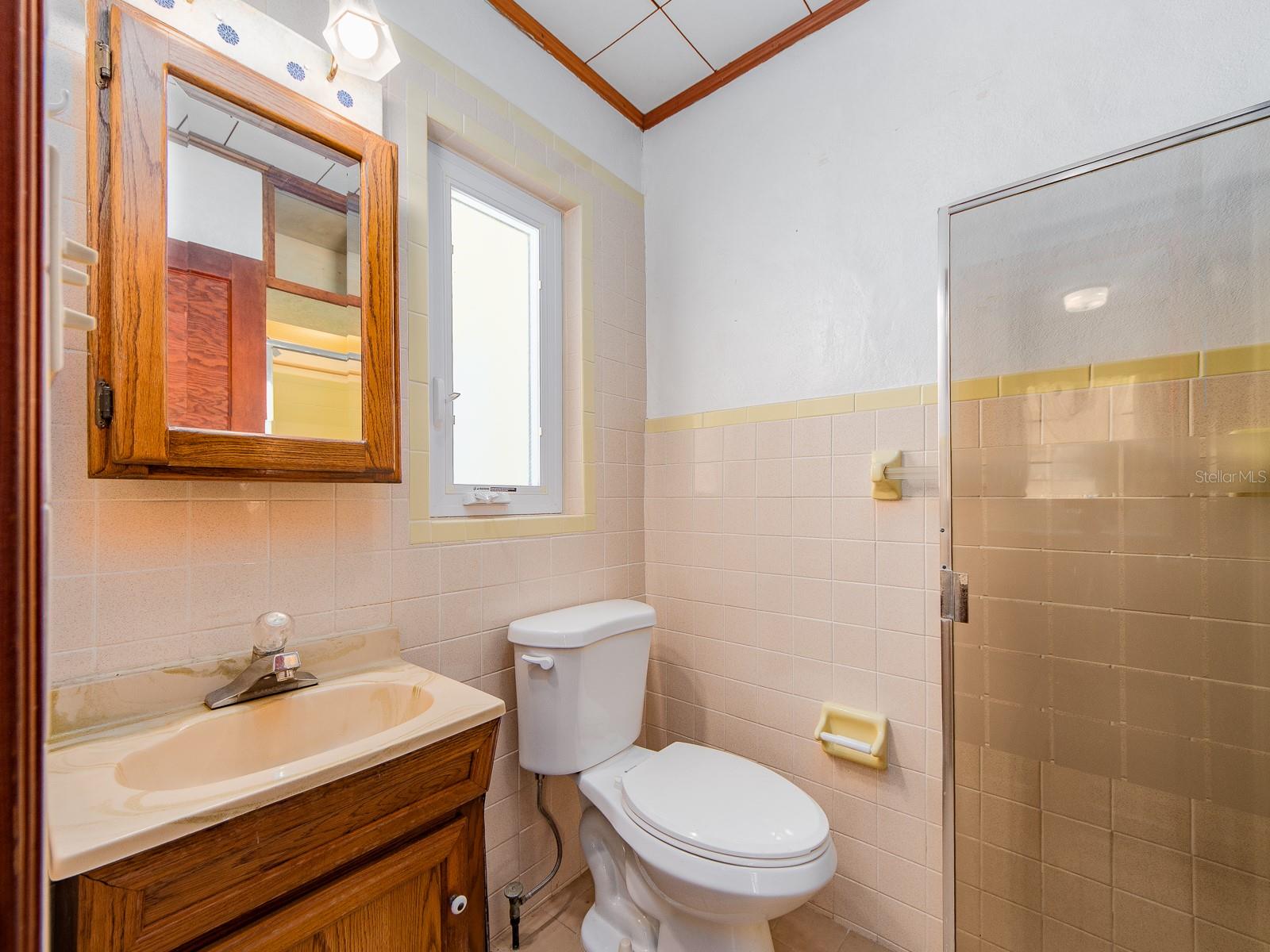 Apt Bathroom