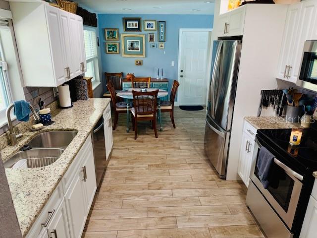 Kitchen & Dining