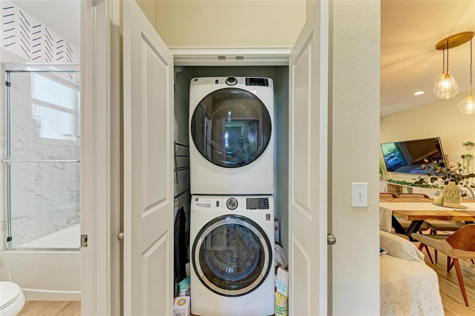 Stackable laundry closet