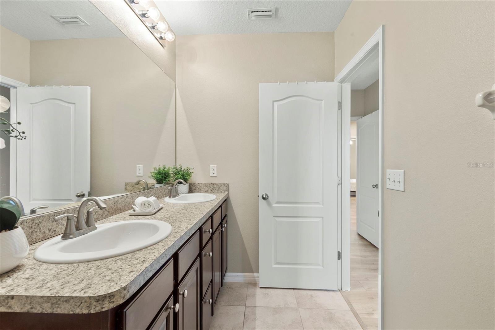Primary En-Suite