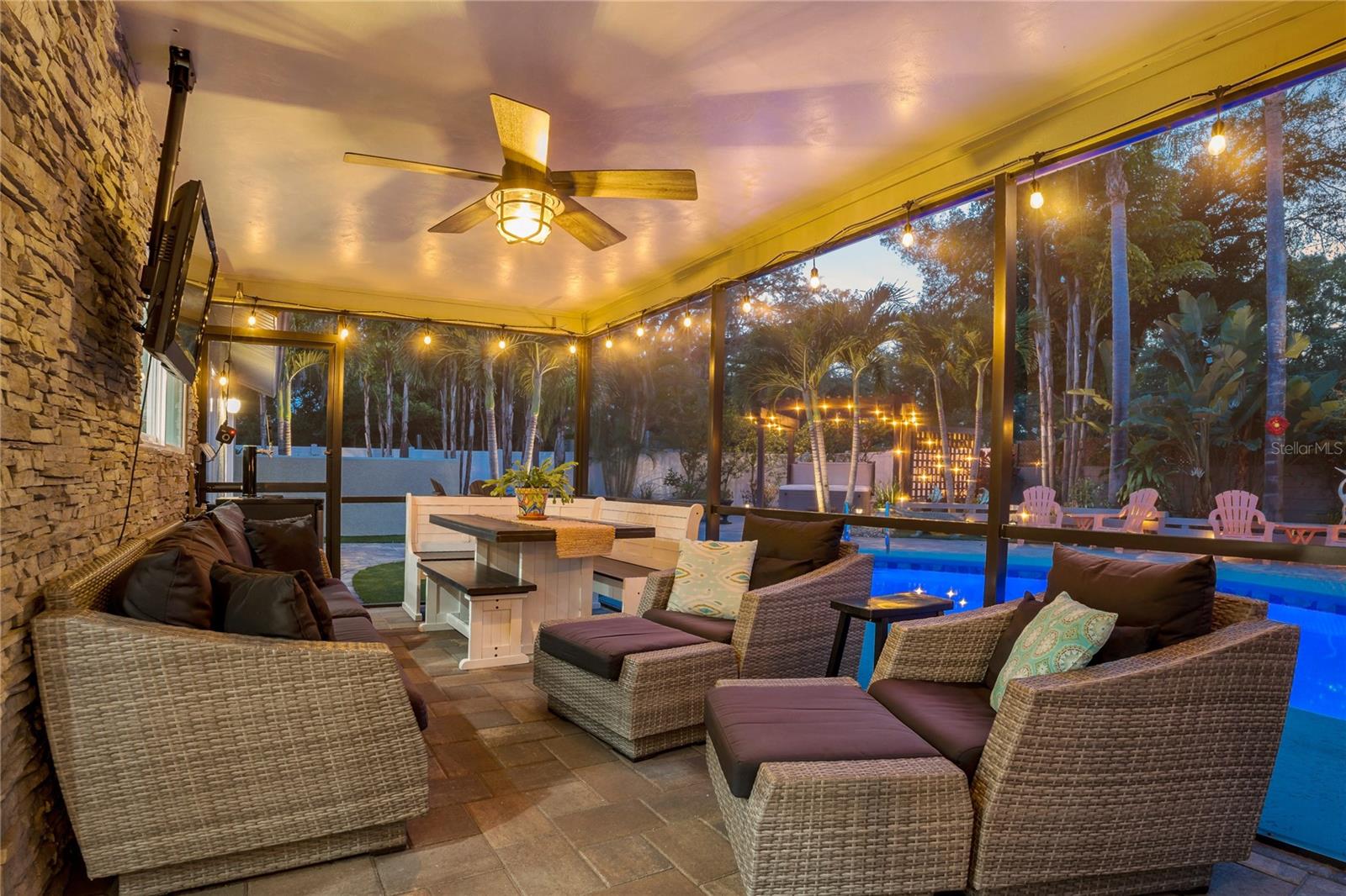 A TRUE COASTAL PARADISE!