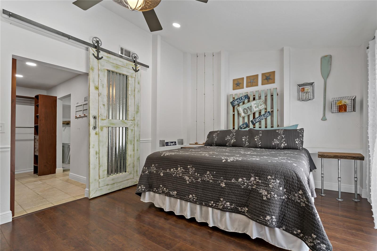 VAULTED CEILINGS IN THE PRIMARY SUITE