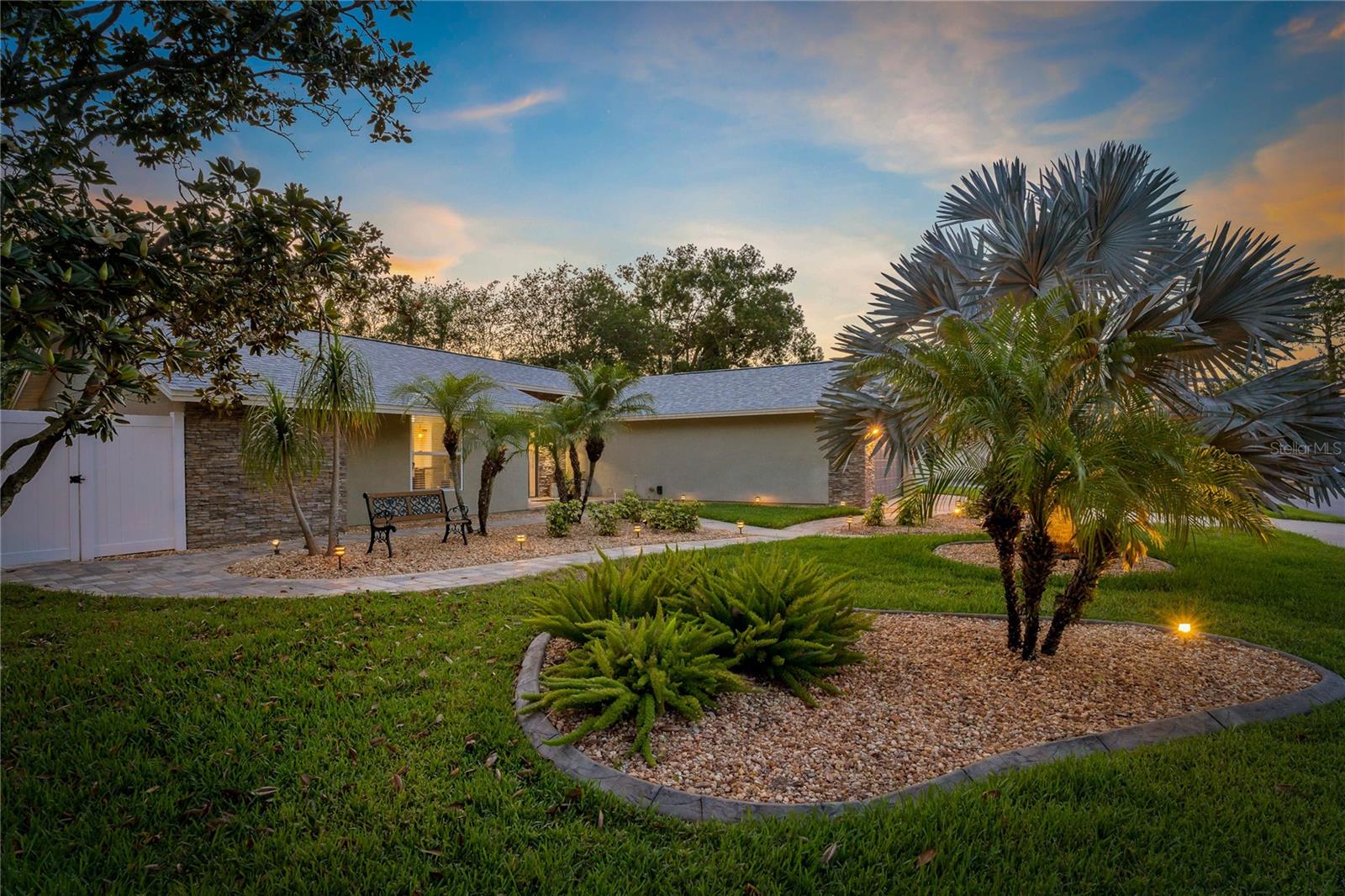 ALL LIGHTS (FRONT AND BACK) ARE ON AUTOMATIC TIMERS! IT SHINES SO BEAUTIFULLY AT NIGHT!