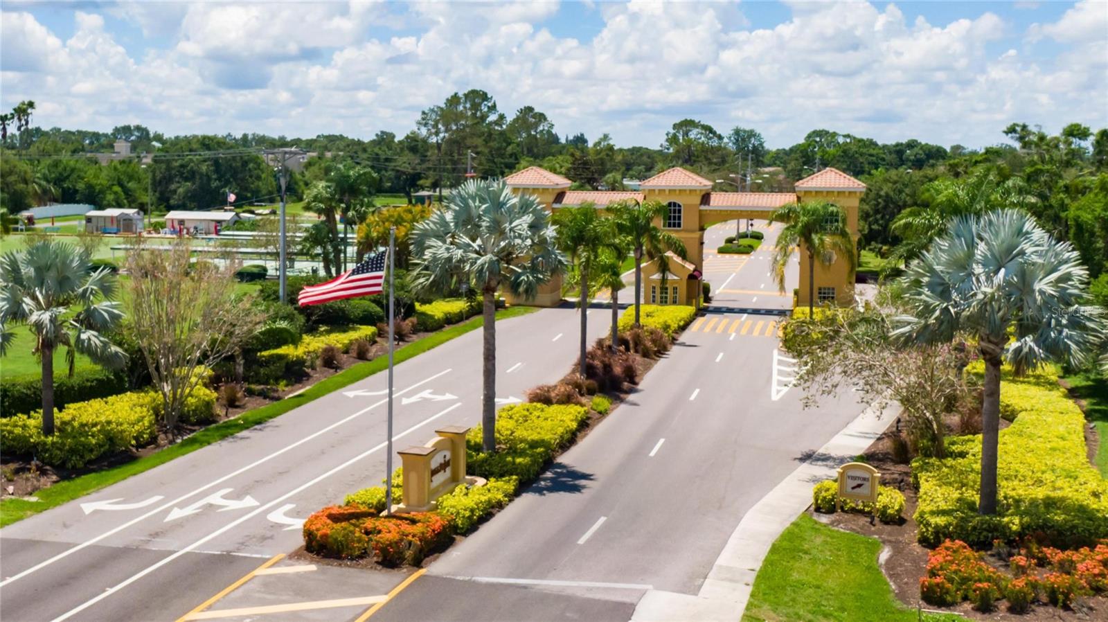 entrance to kings point