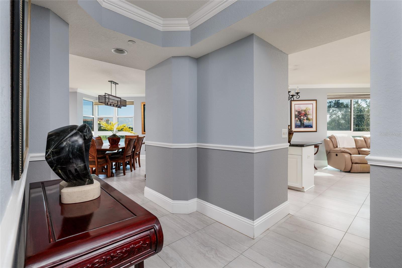 Foyer hallway from kitchen/family room to dining/living room & bedrooms.
