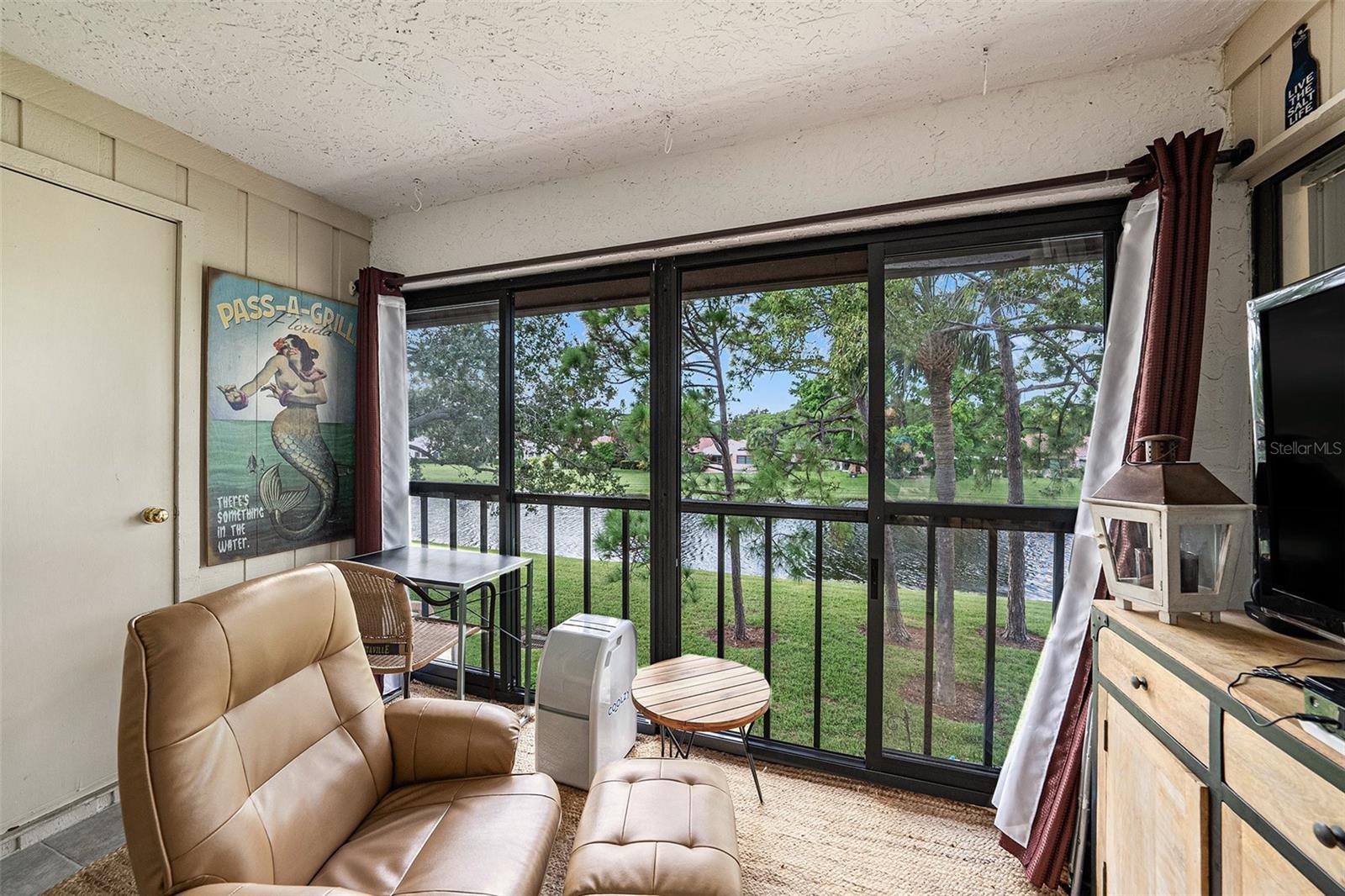 Screen/Sliding Window enclosed Balcony