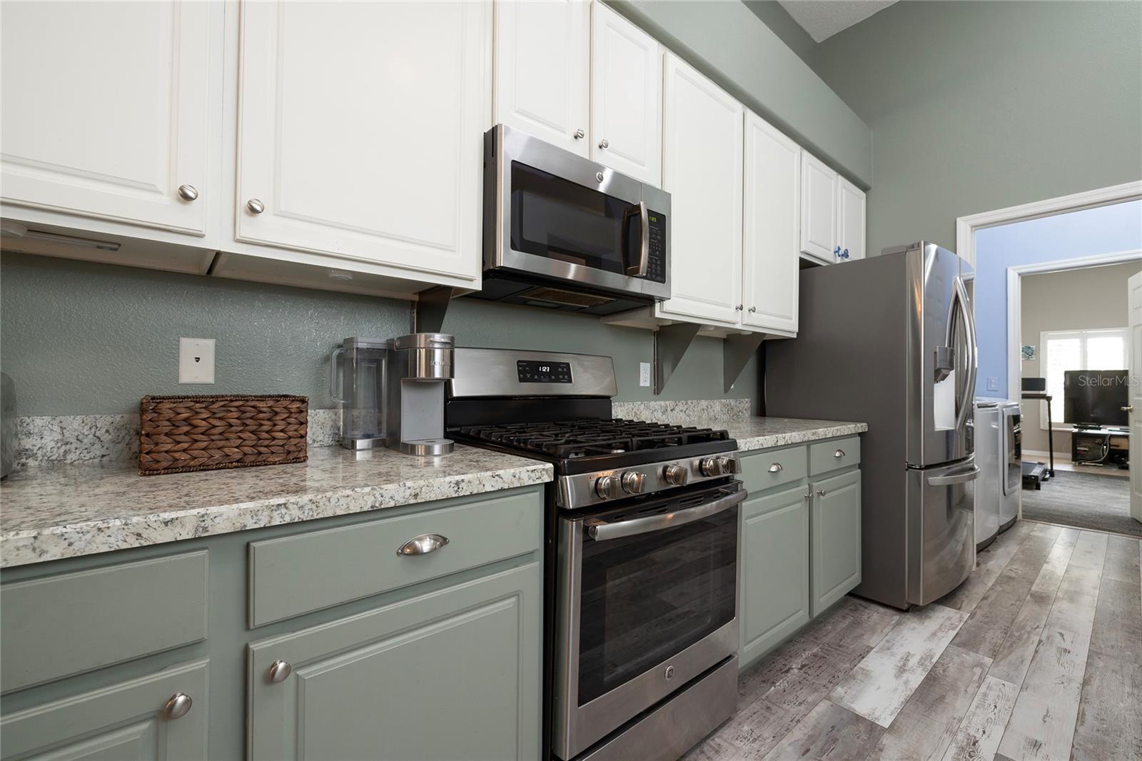 Gorgeous Kitchen recently remodeled!
