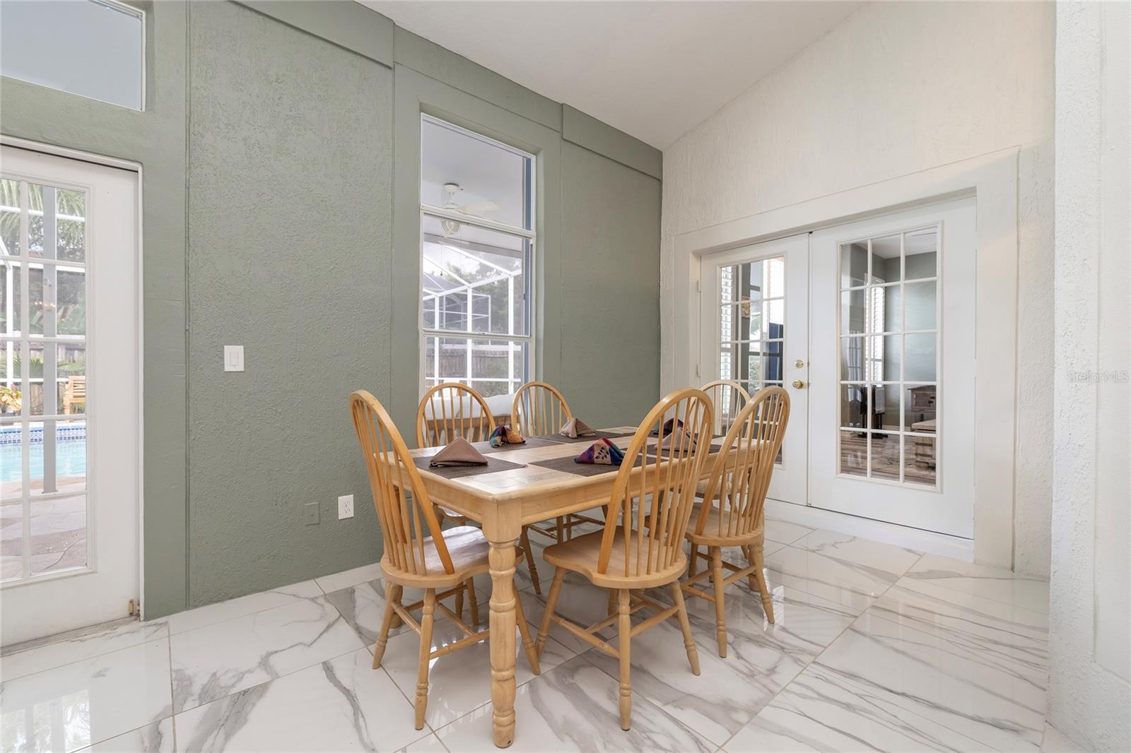 Additional Dining Space