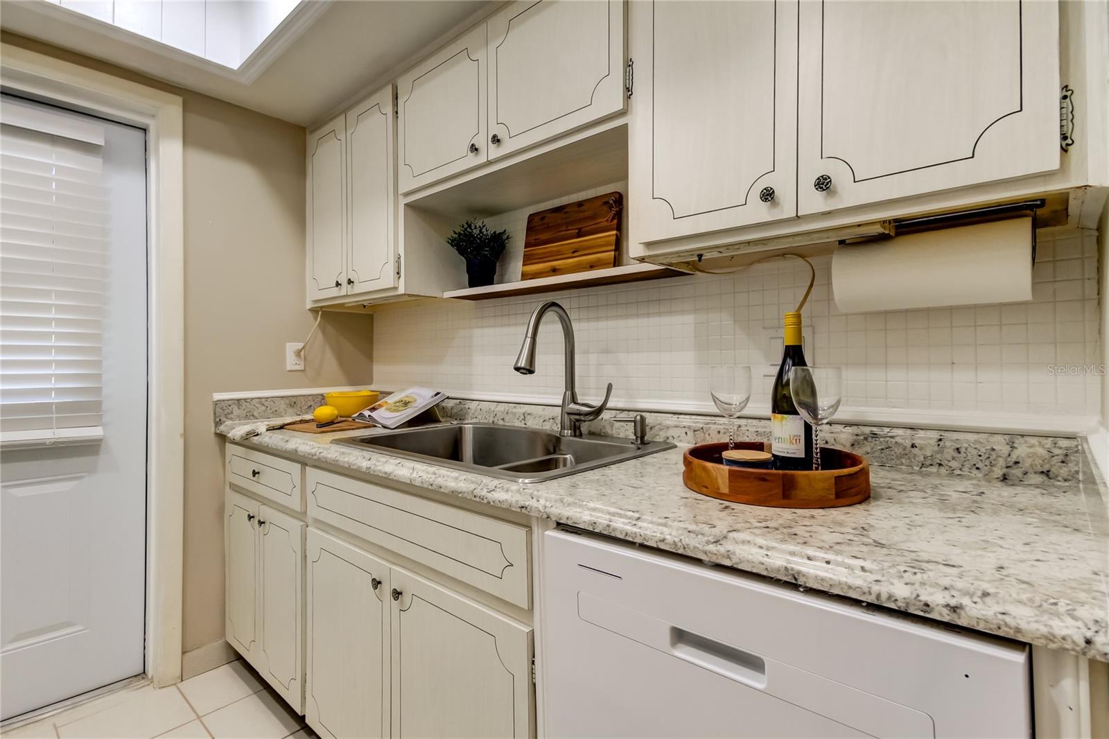 21a. Durable Laminate Counters that Look Like Granite, Match the Cabinetry Beautifully!