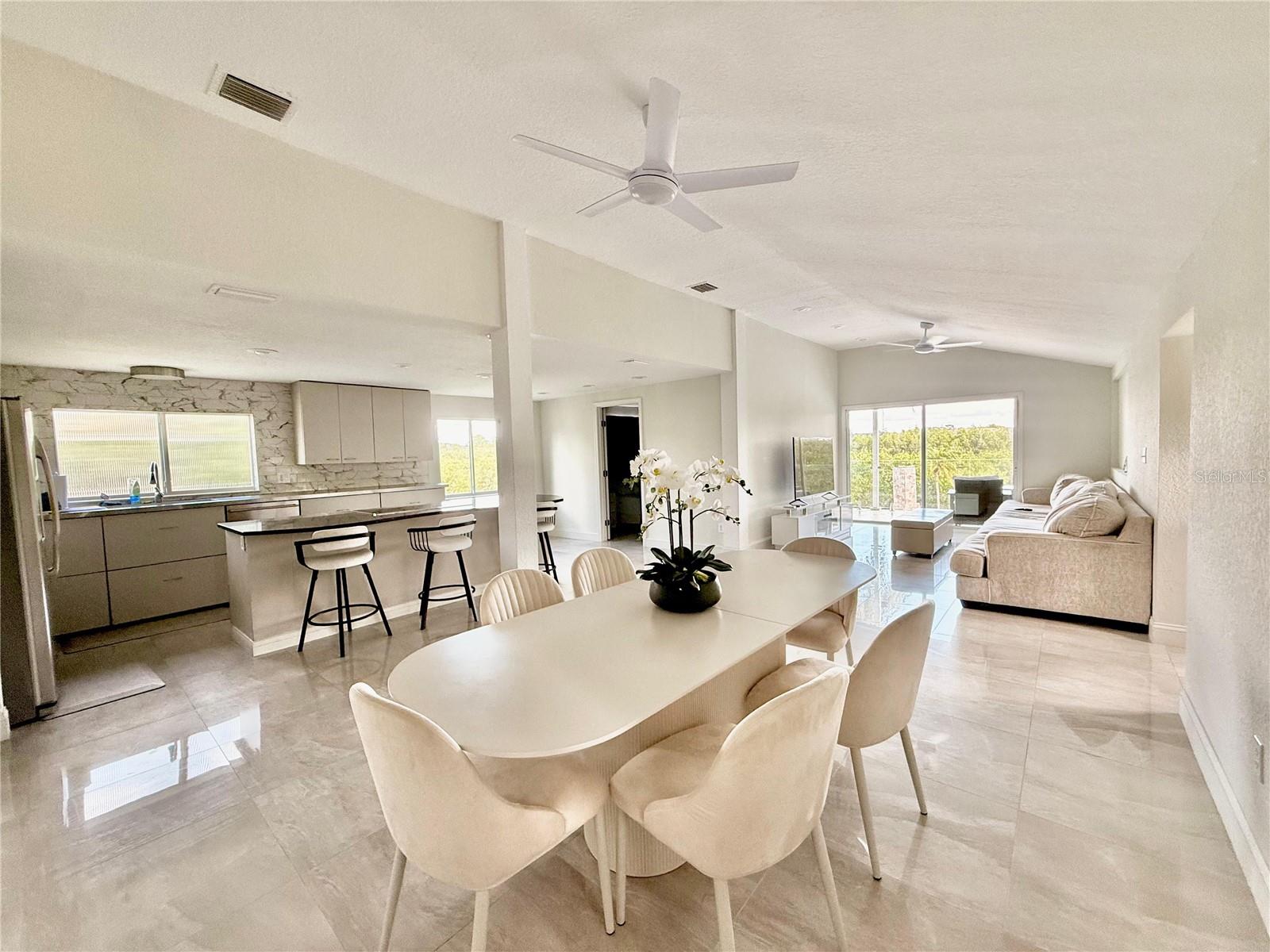 Dining/Living area 2nd floor