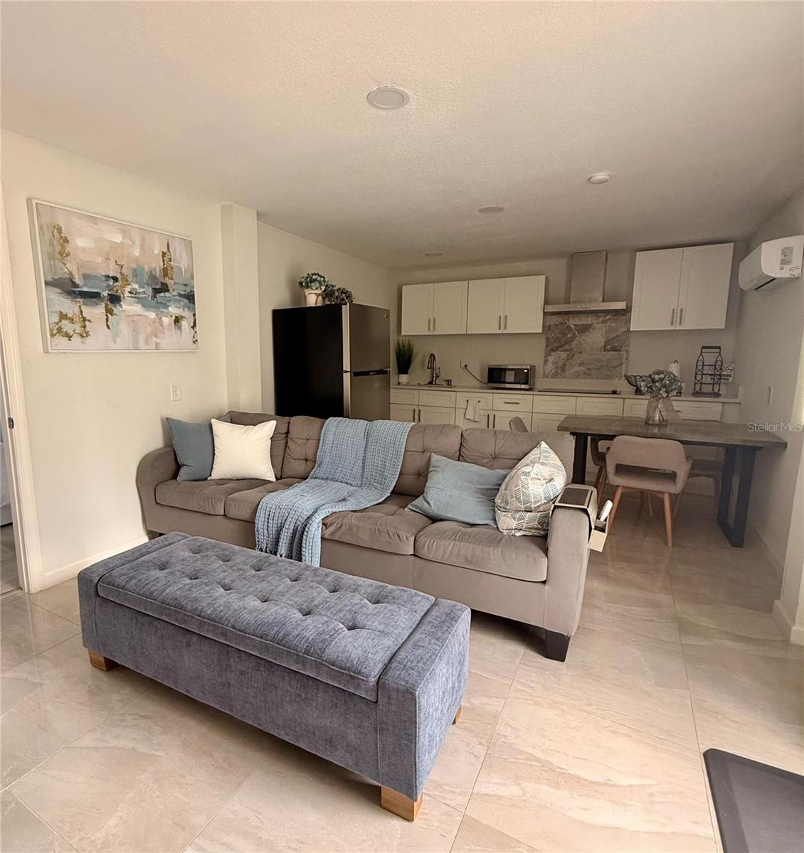 In-Law suite 1st floor living room