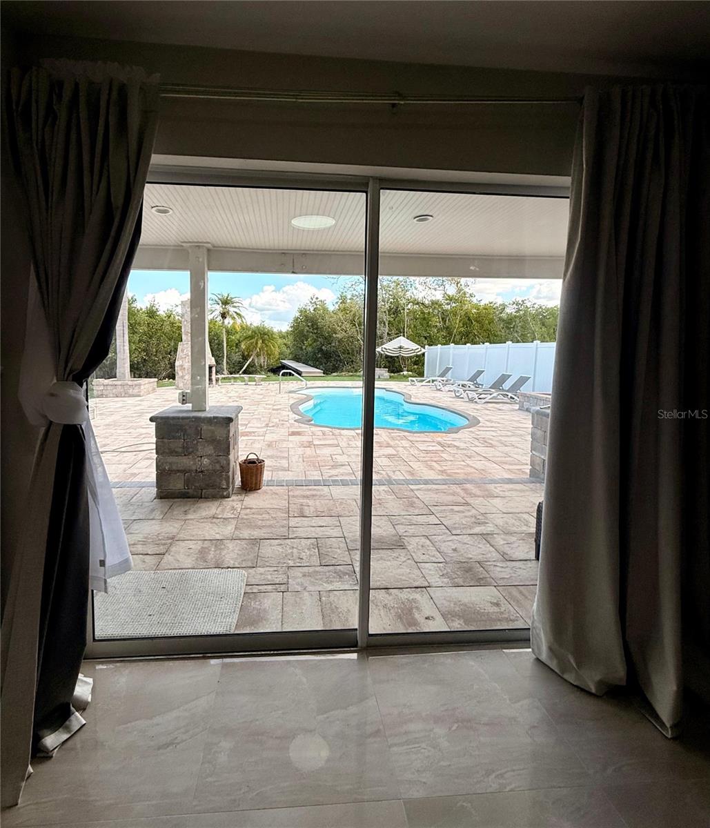 Apartment 1st floor living room