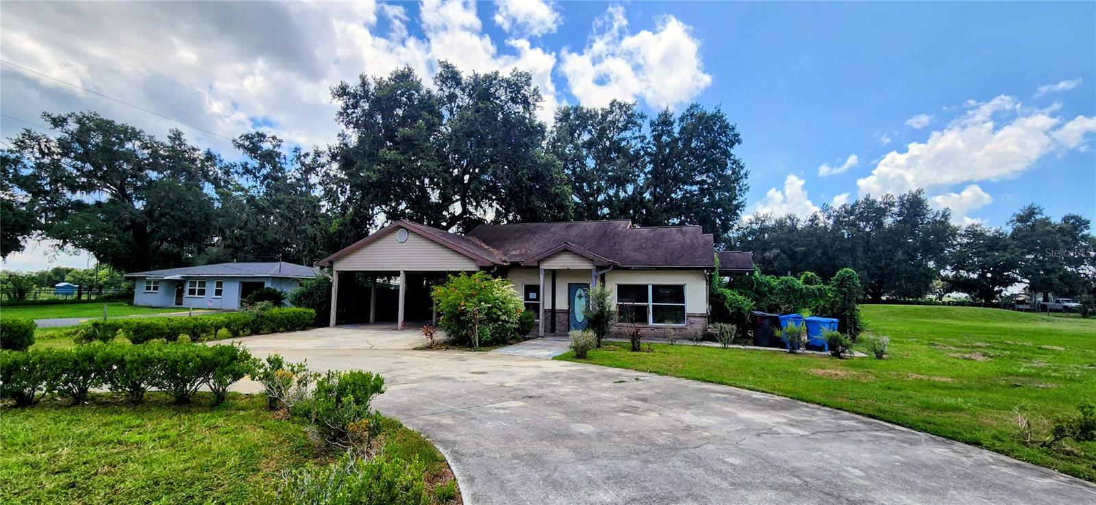 Welcome to 1205 E. Knights Griffin Rd.