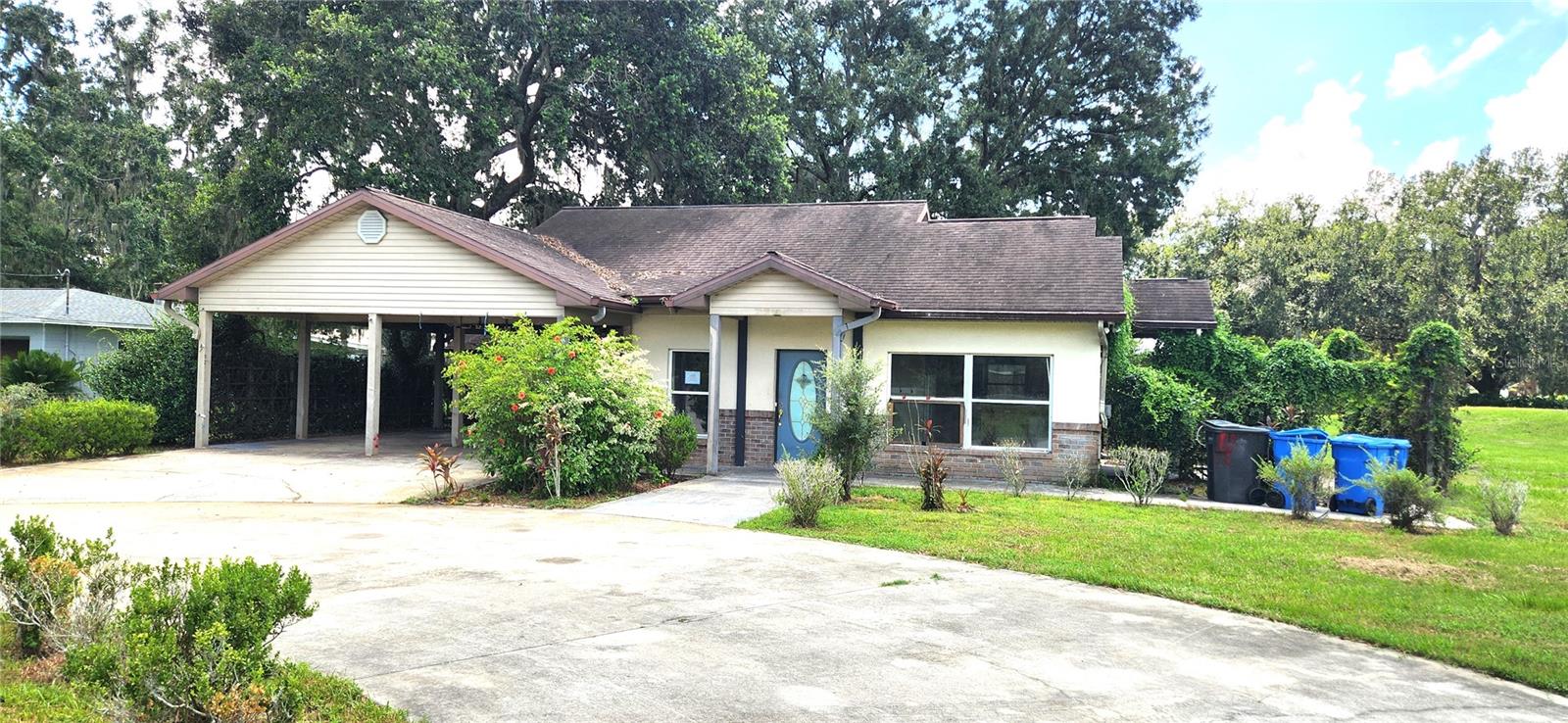 Circular driveway