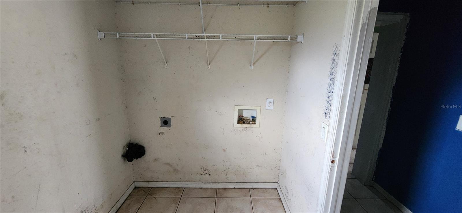Laundry Room W/D Hook-ups