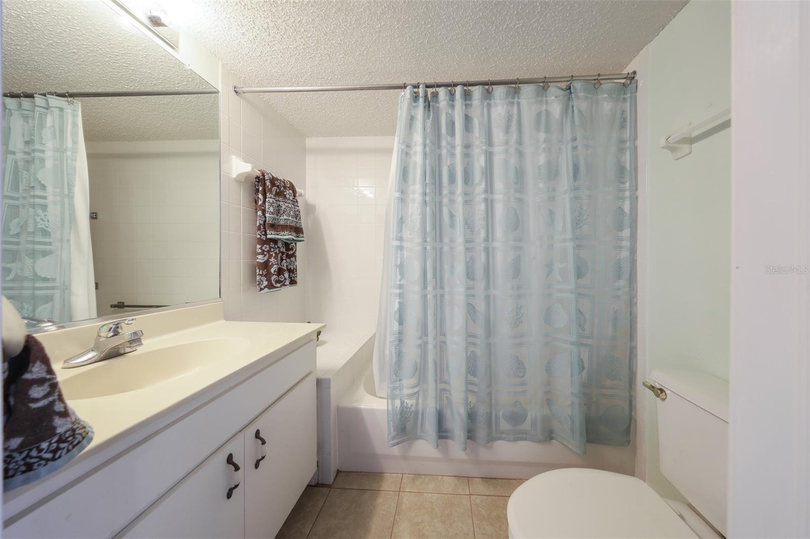 3rd Bath/2nd Floor
