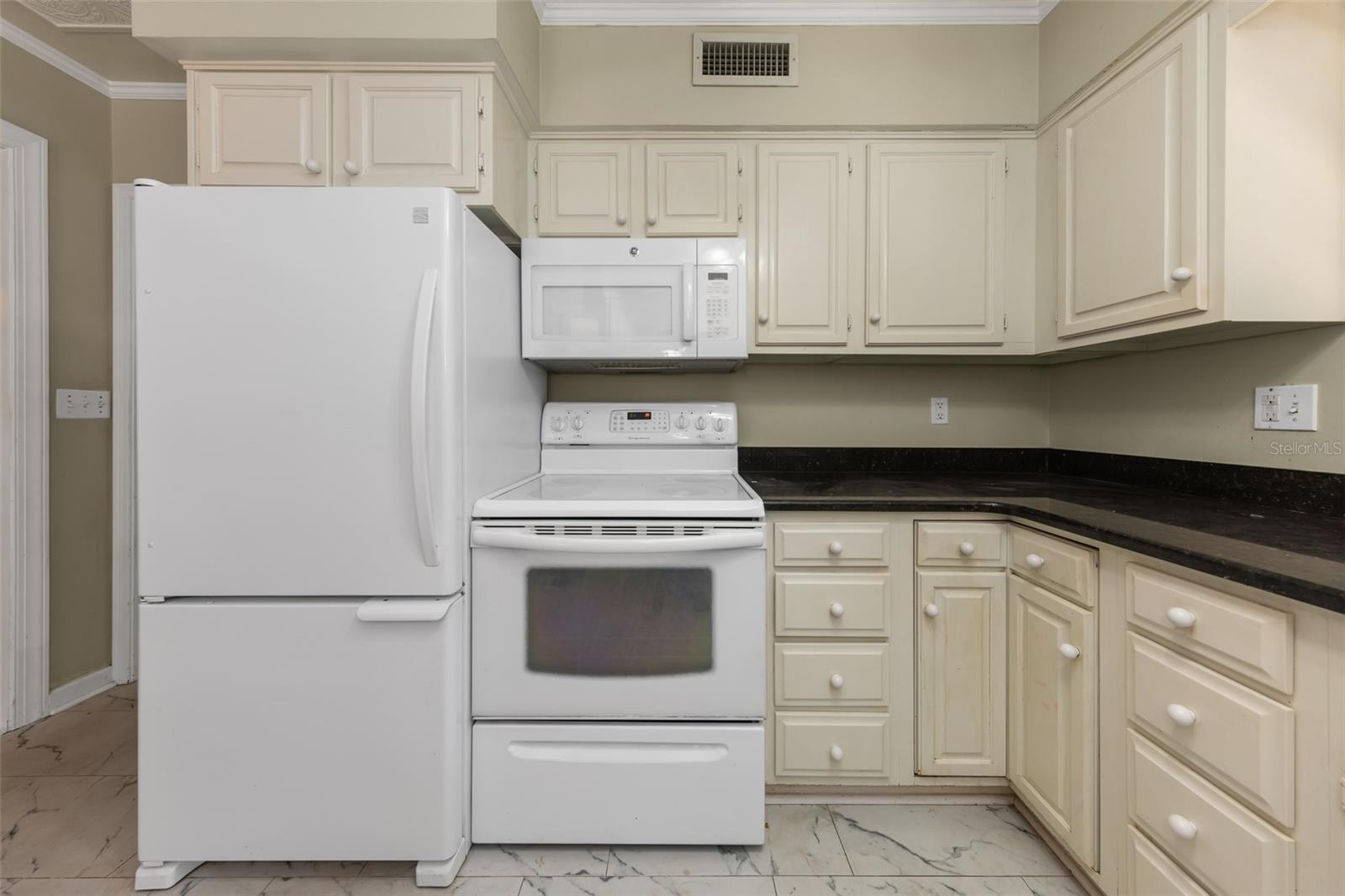 Kitchen - Left View