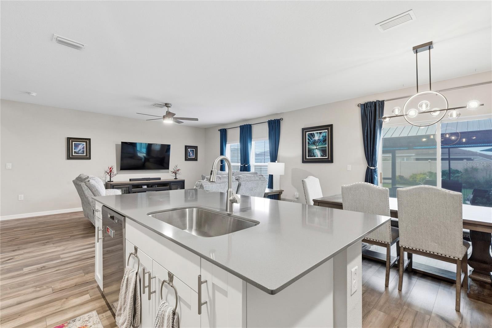 7ft+ kitchen Island with Quartz