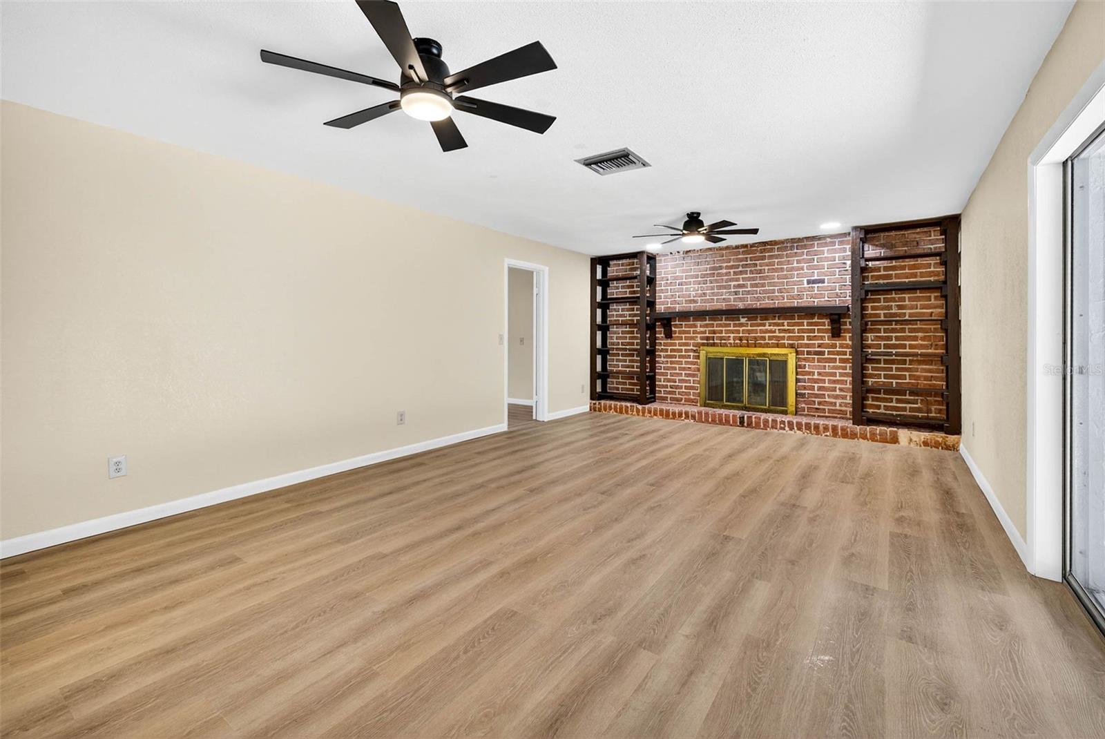 Family Room/Fireplace