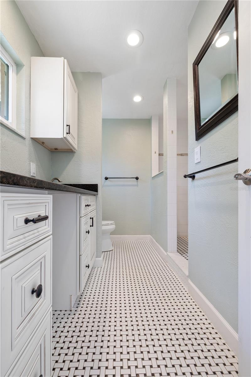 Soft close drawers in primary bathroom