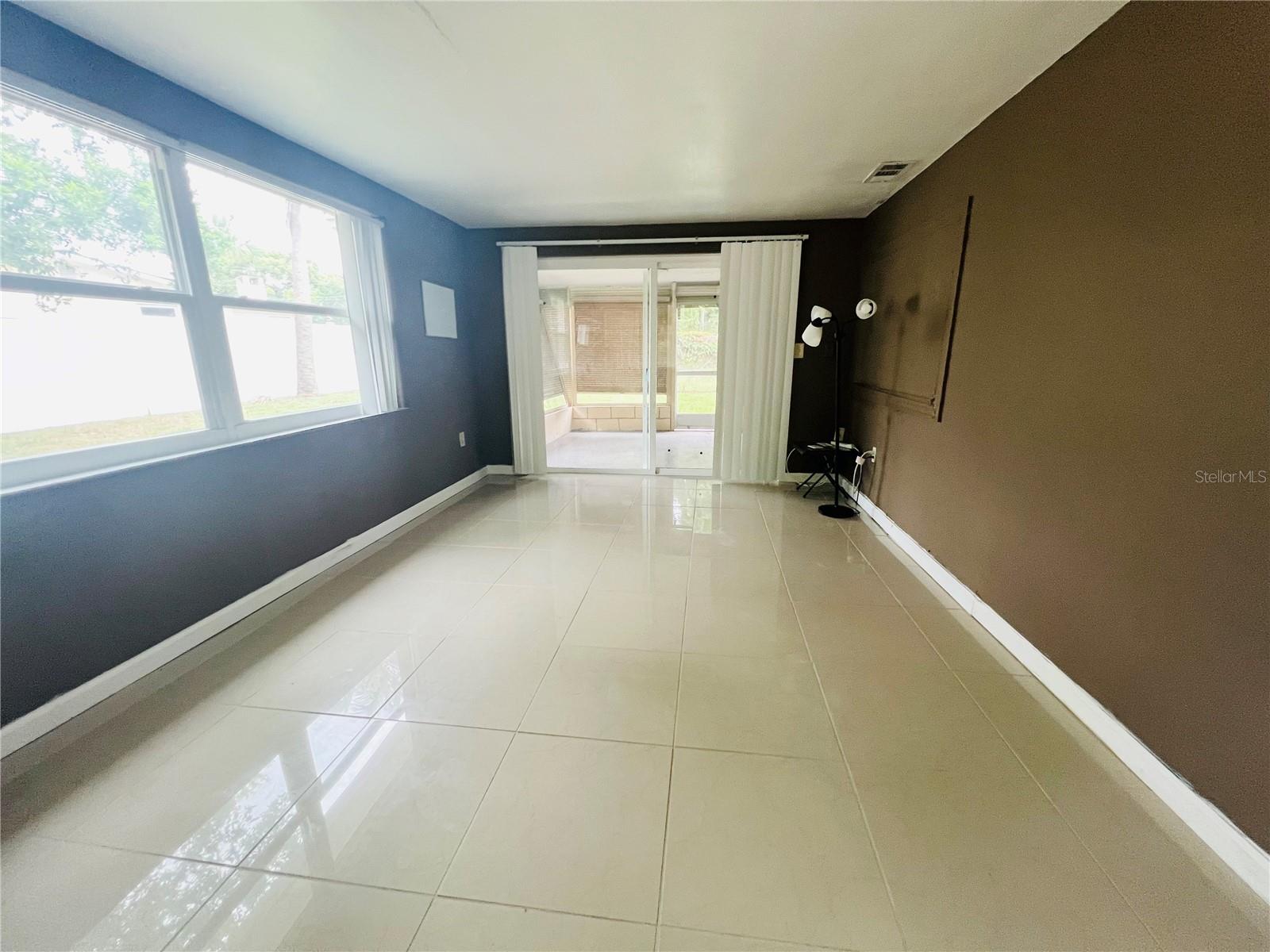 EXTRA LIVING SPACE