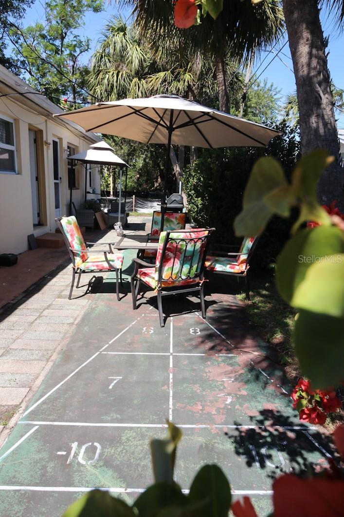 Outdoor eating area