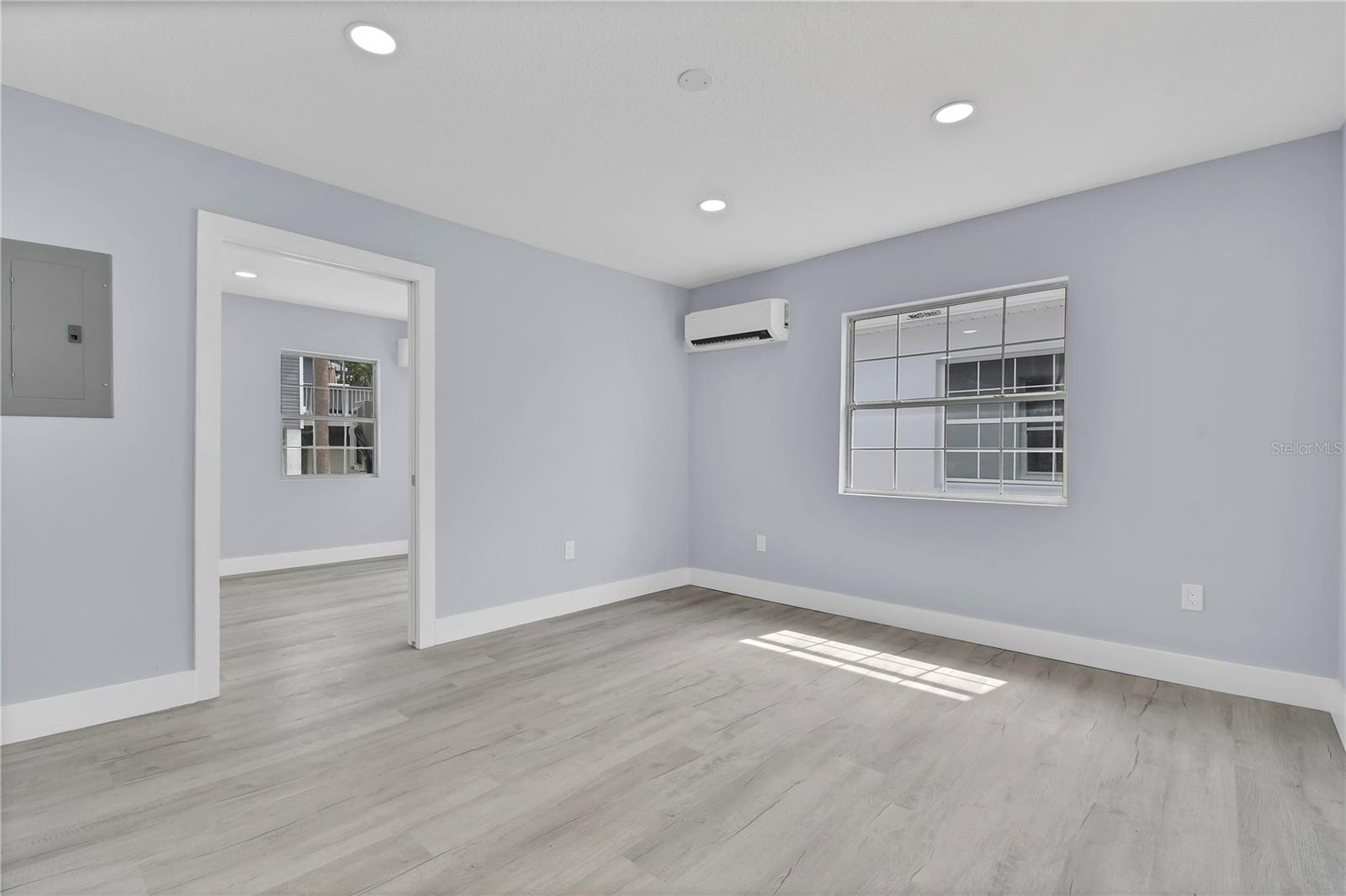 Living room 4