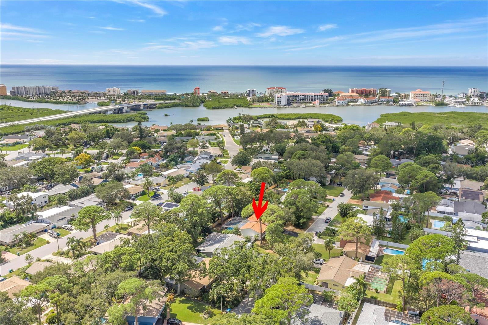 6-Minute Drive to Indian Shores
