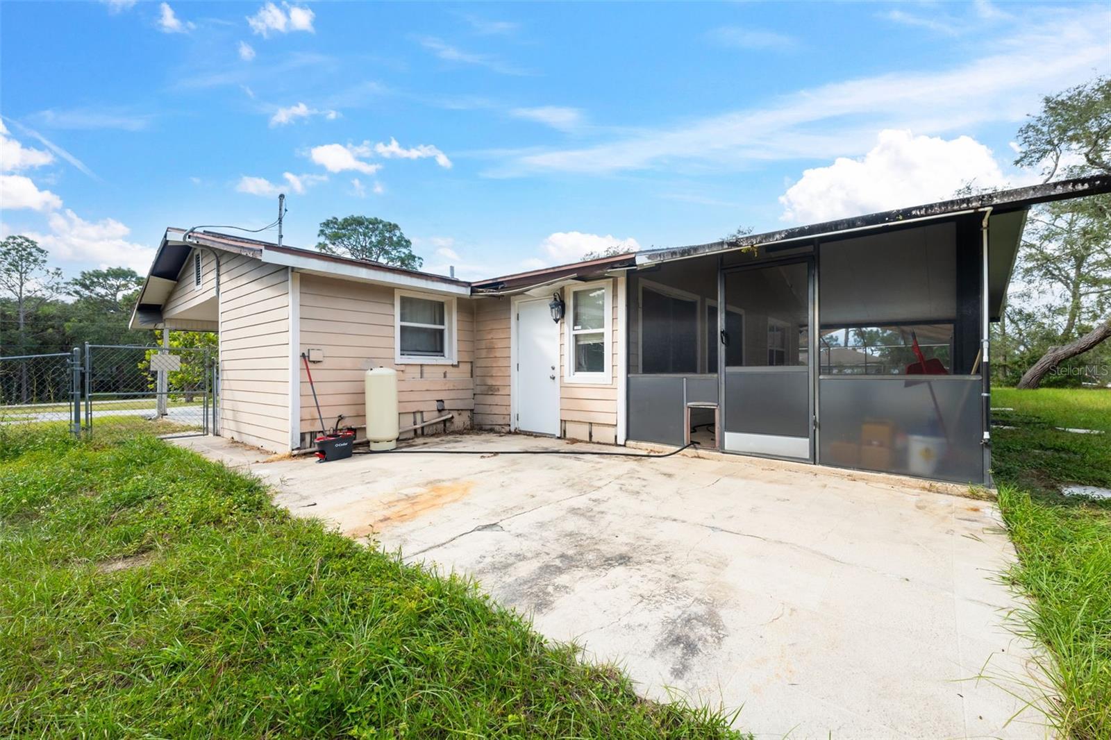 Separate patio area!