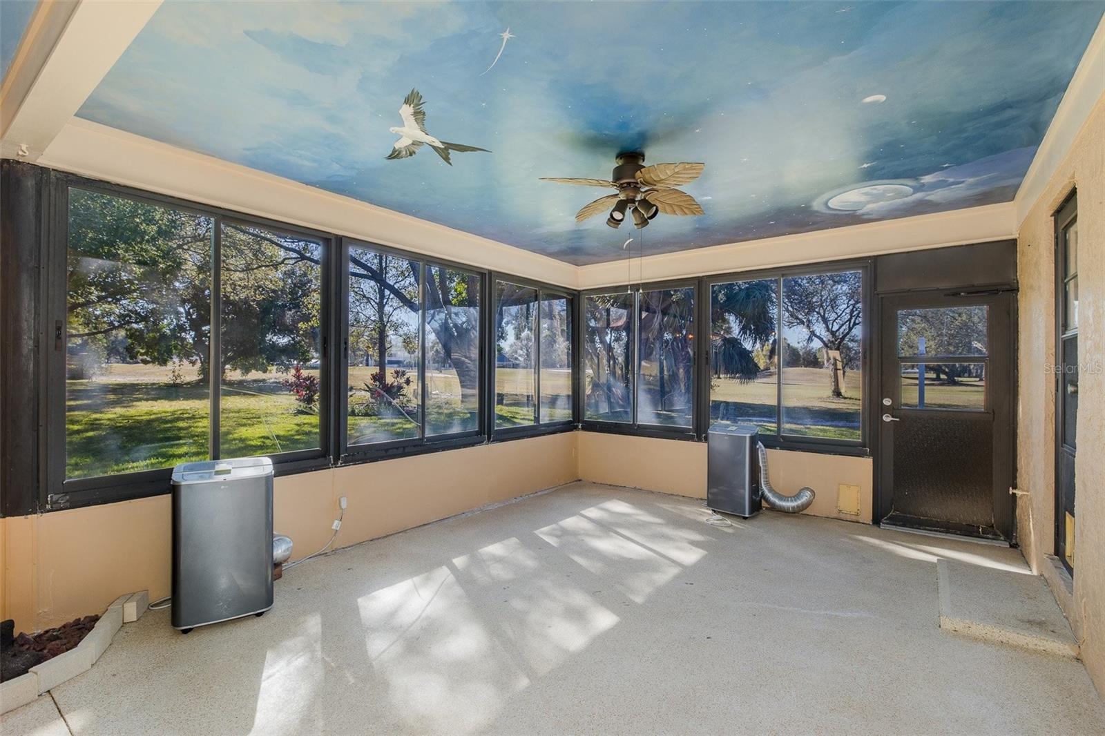 Enclosed Patio - Perfect for entertaining!