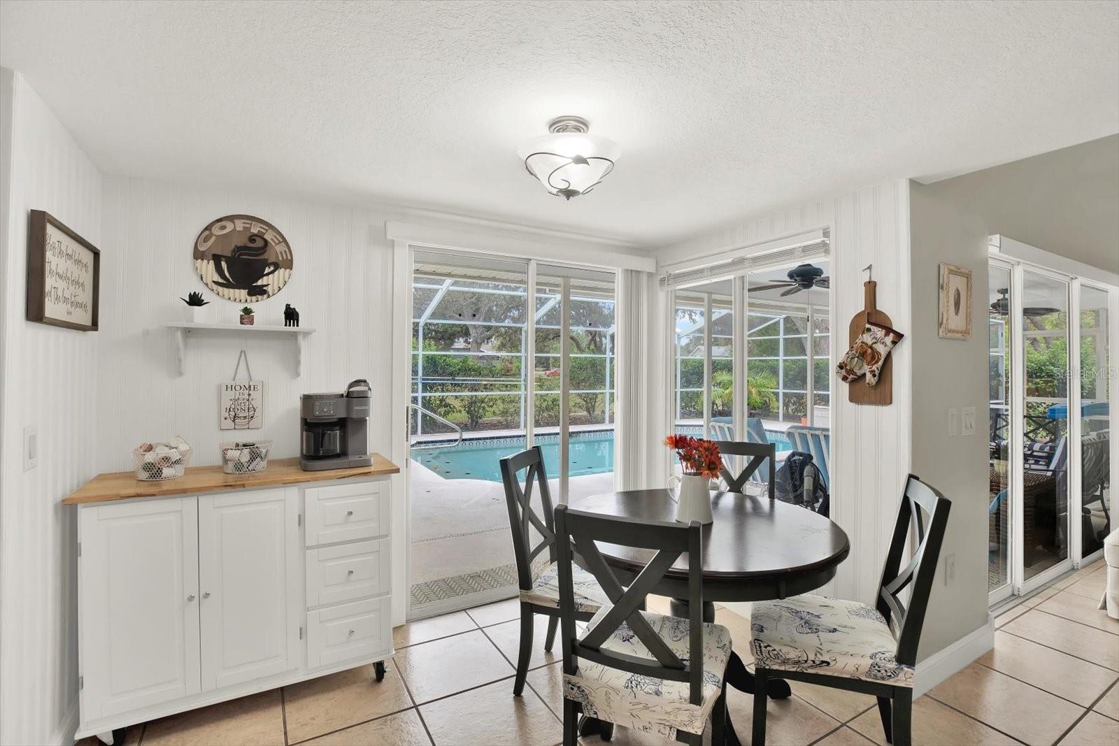 Eat-in Kitchen