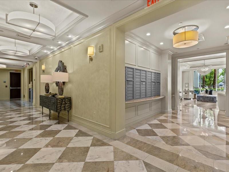 Lobby to Mail to Owners Lounge