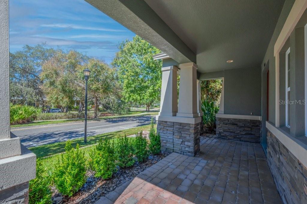 LOVE THE CRAFTSMAN STYLE FEATURES