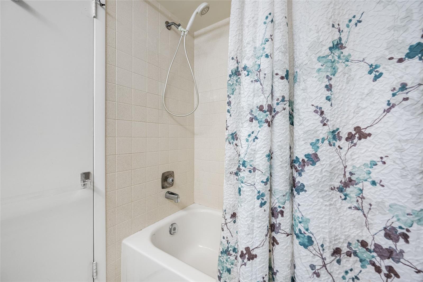 En Suite with Tub Shower