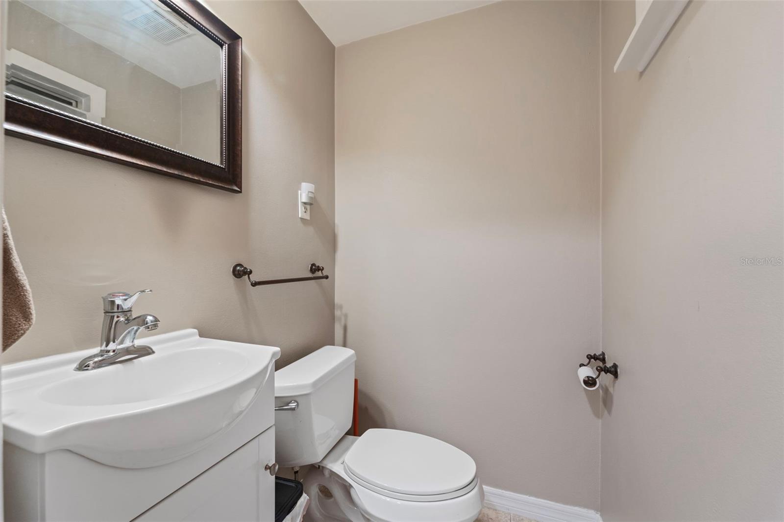 Guest half bath