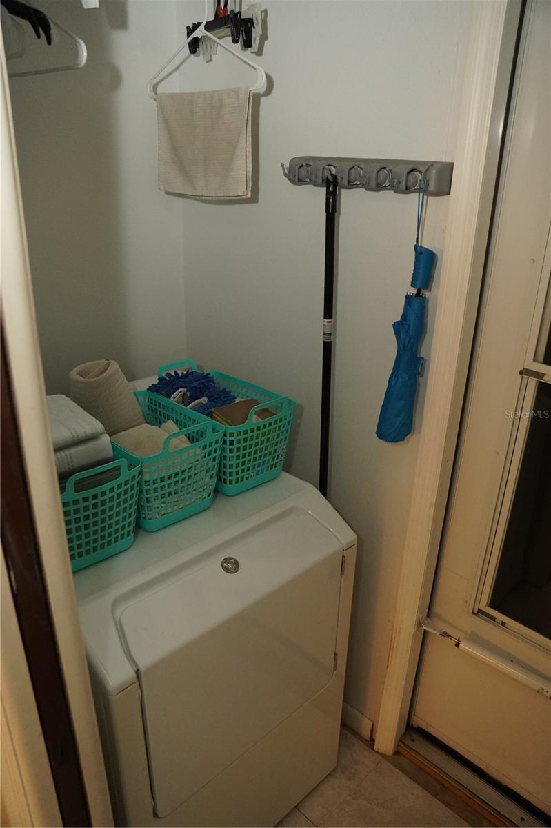 Laundry area with Dryer hook up