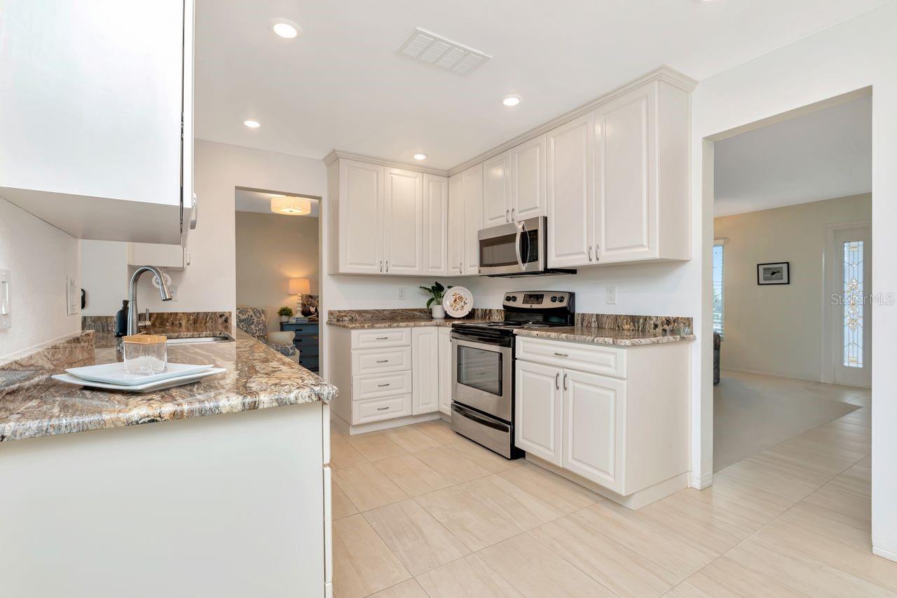 Kitchen — electric range & microwave