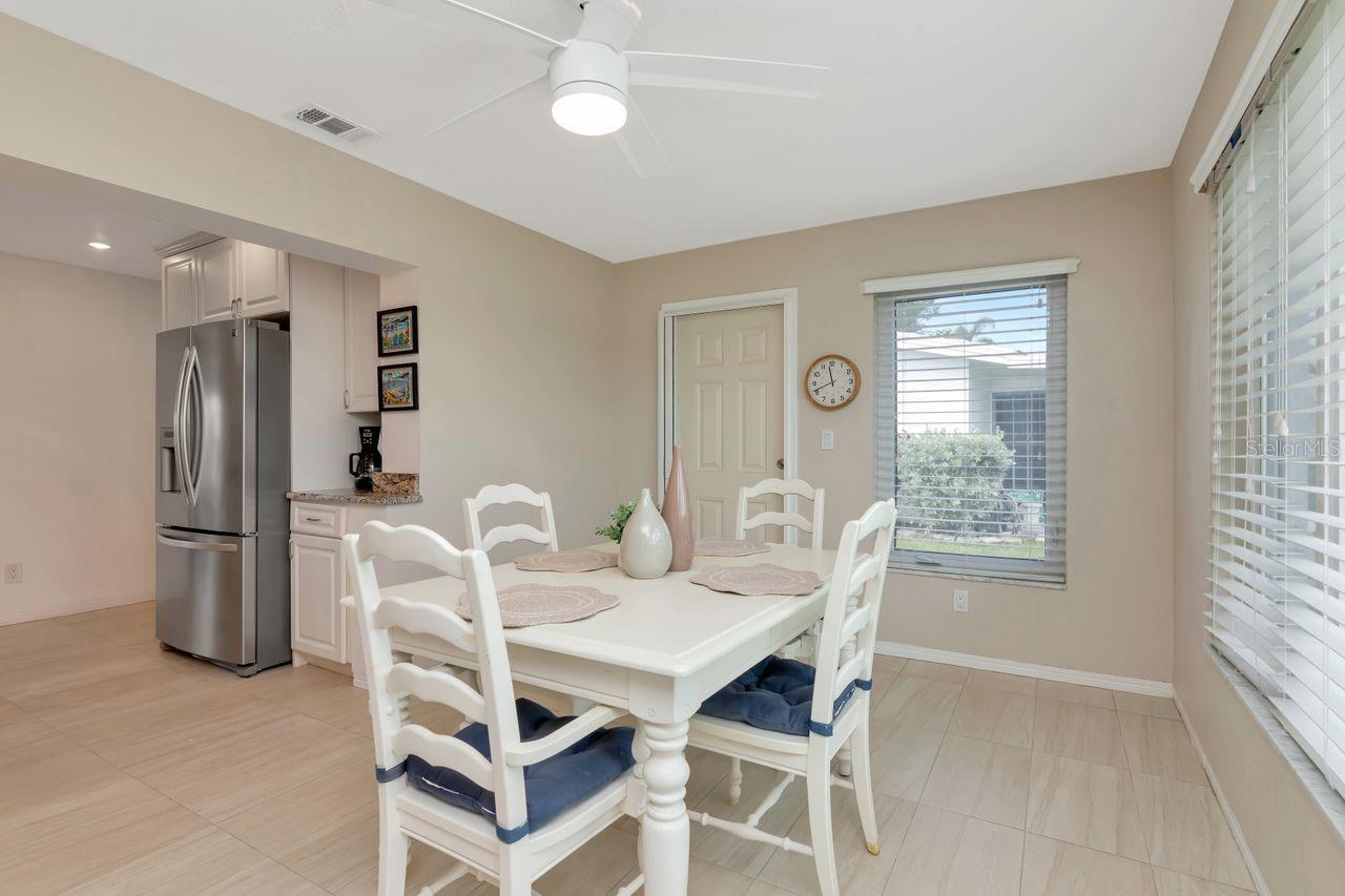 Dinette Area/Sunroom