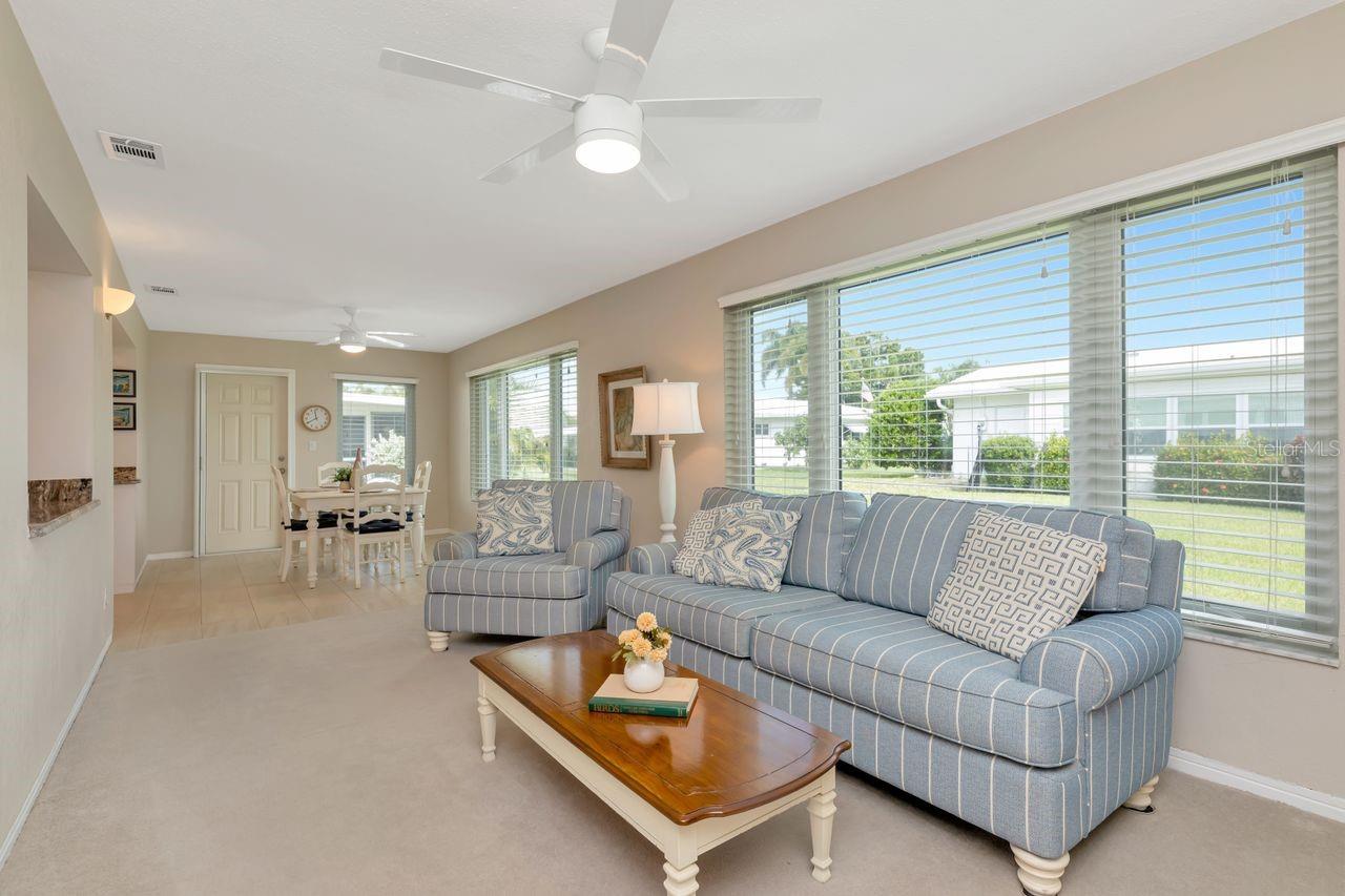 Sunroom/Family room
