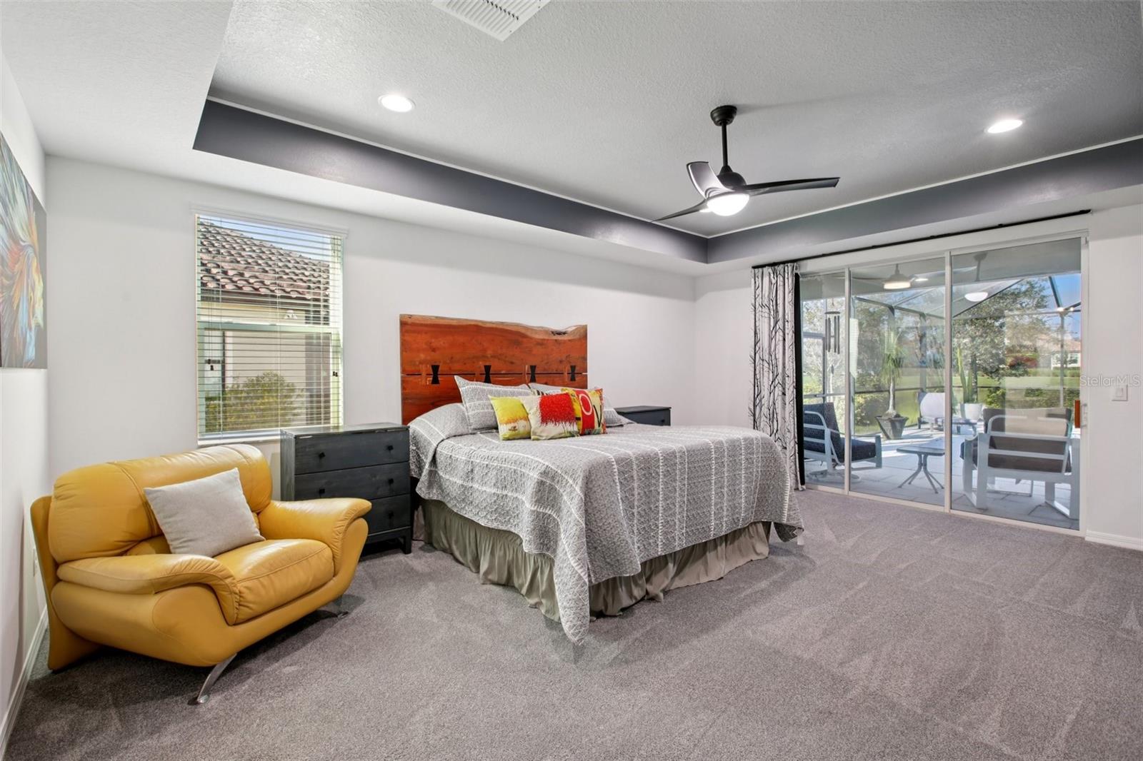 Main Level -Primary Suite