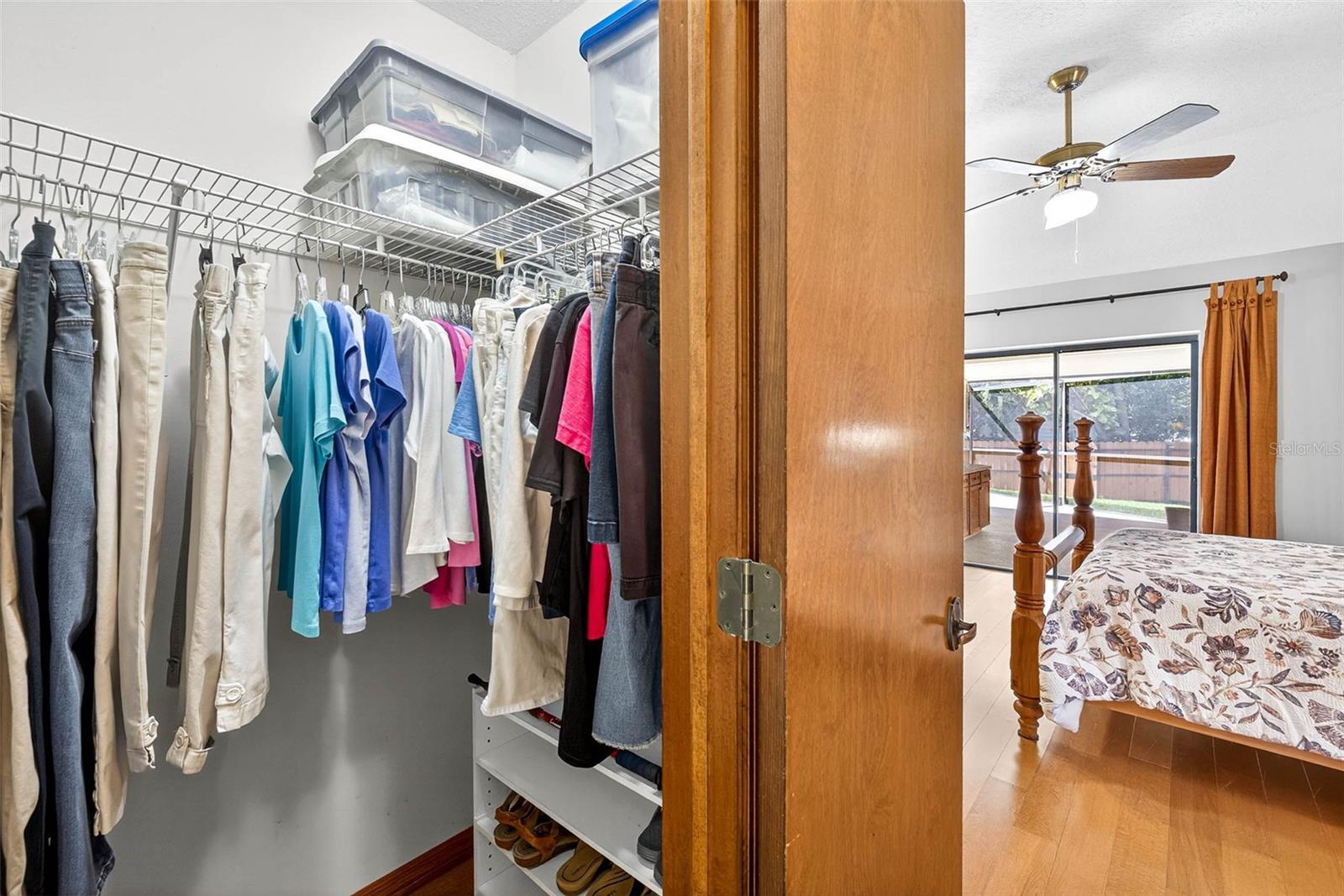 Walk-in Closet 2