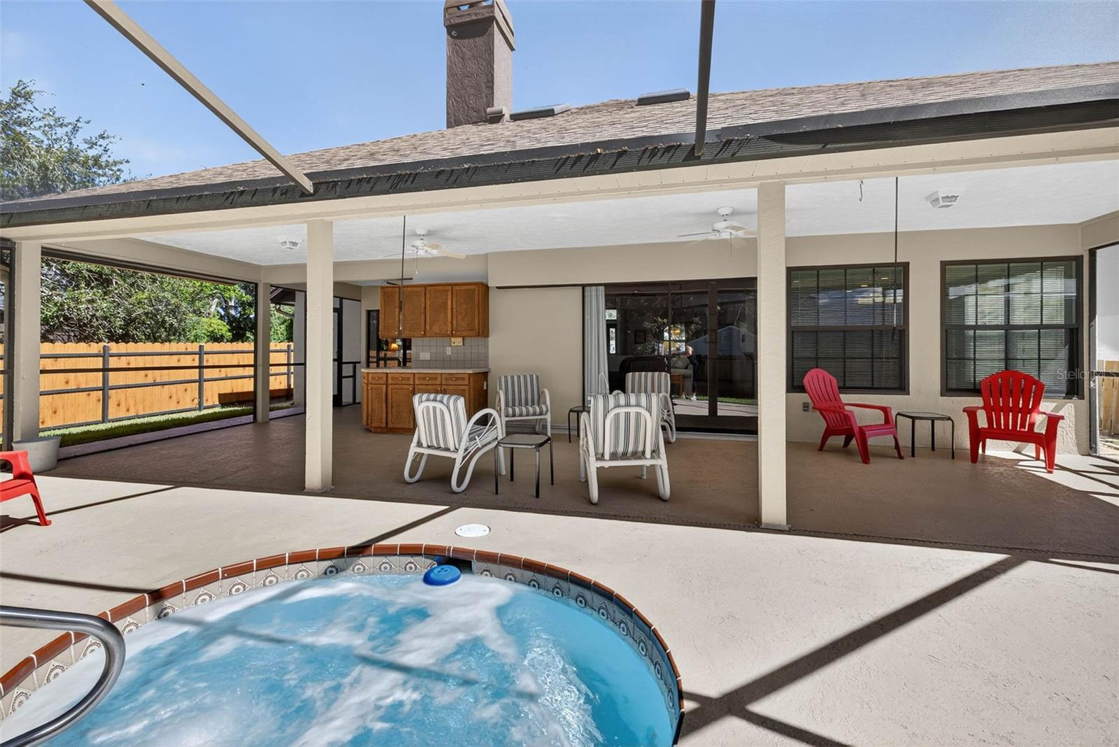 Screened lanai and spa