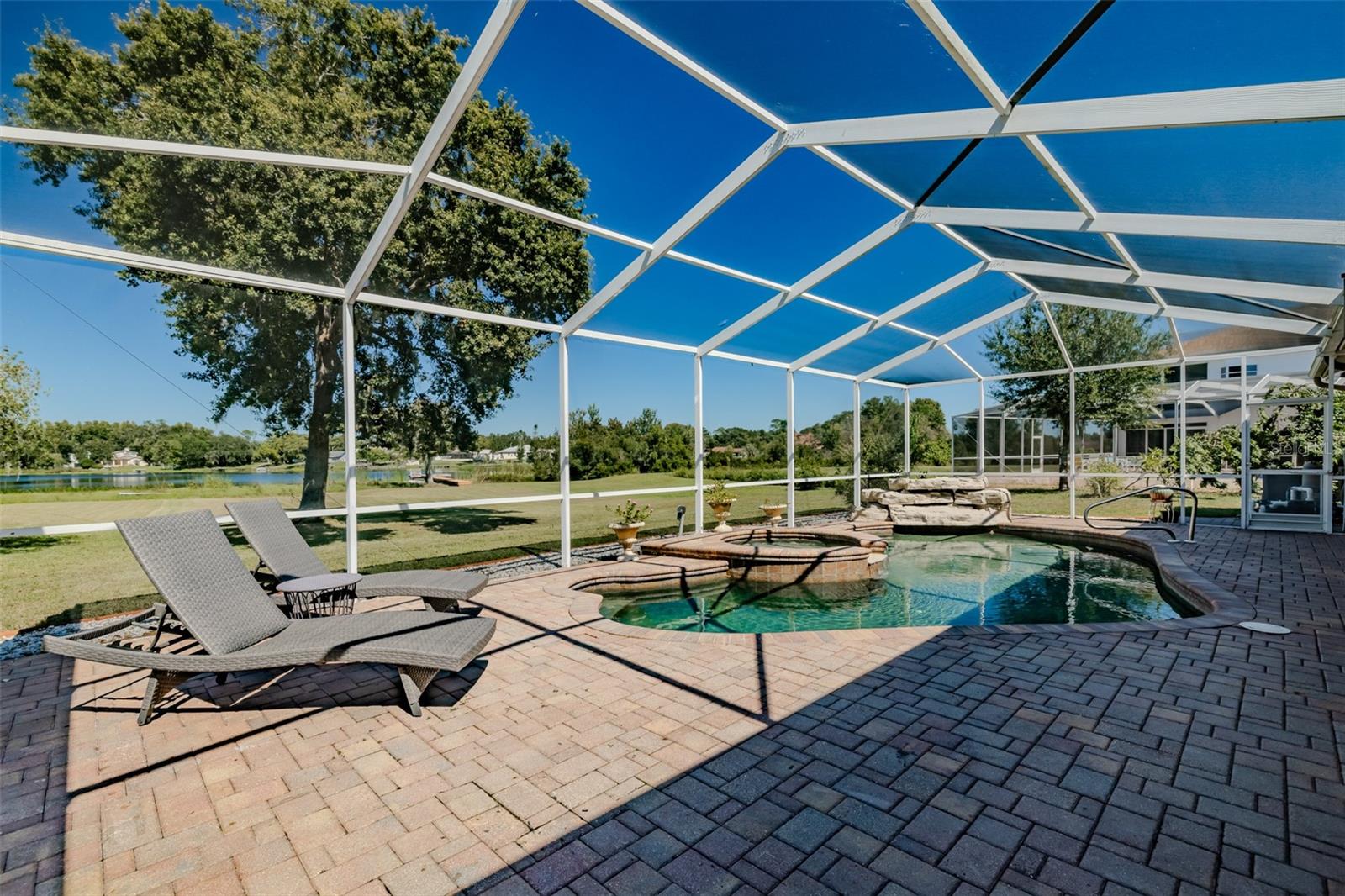 Pool & Spa all Pavered